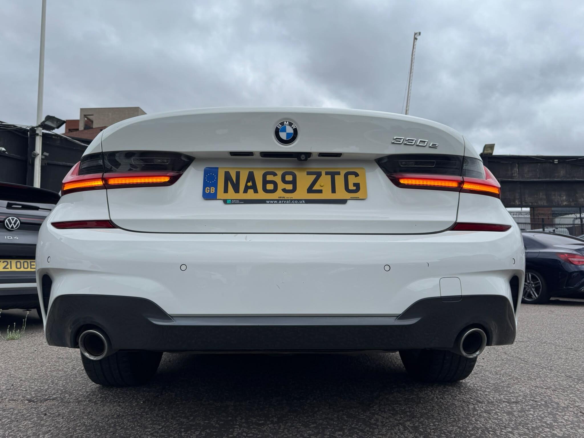 BMW 3 Series view 27