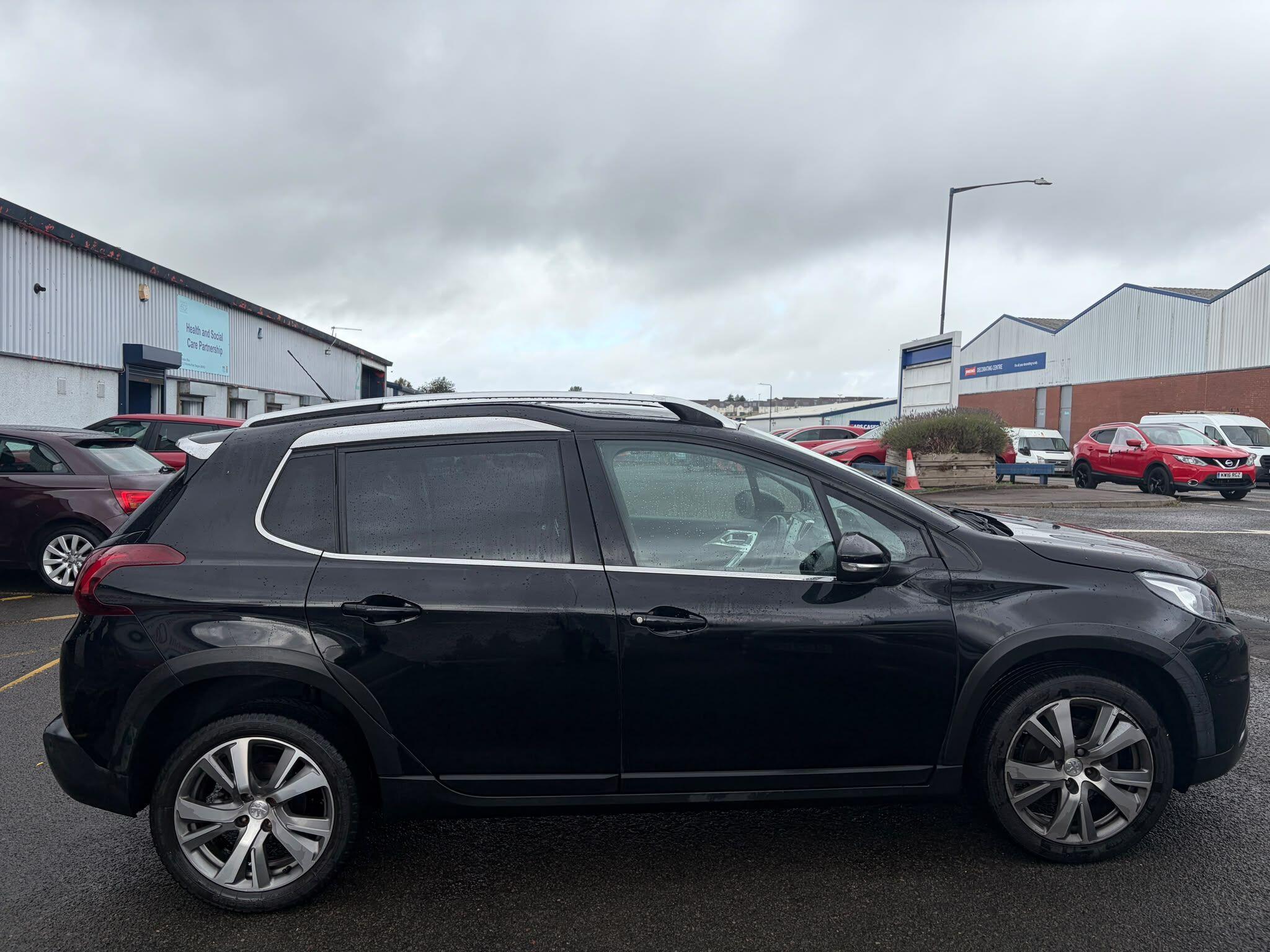 Peugeot 2008 view 3