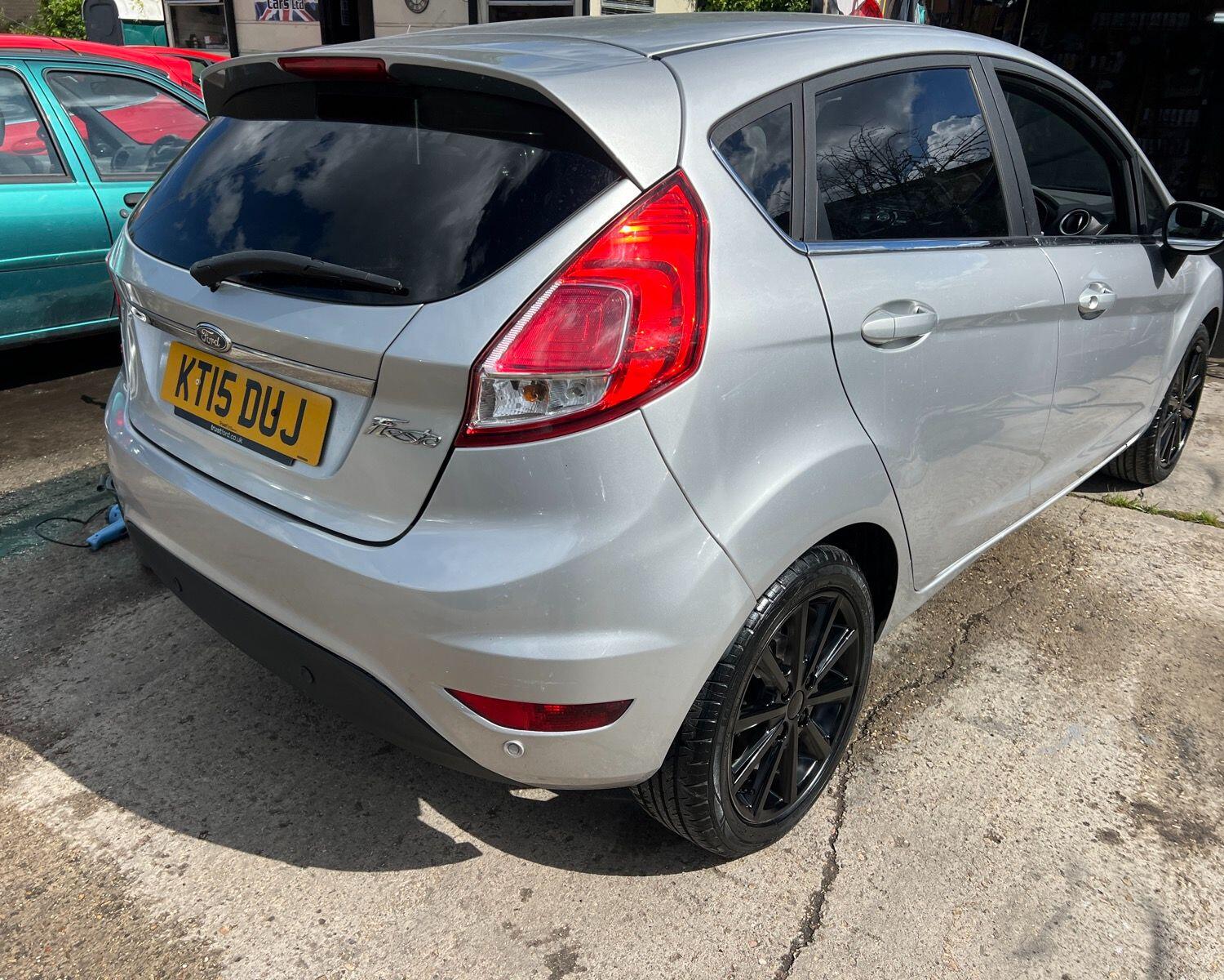 Ford Fiesta view 6