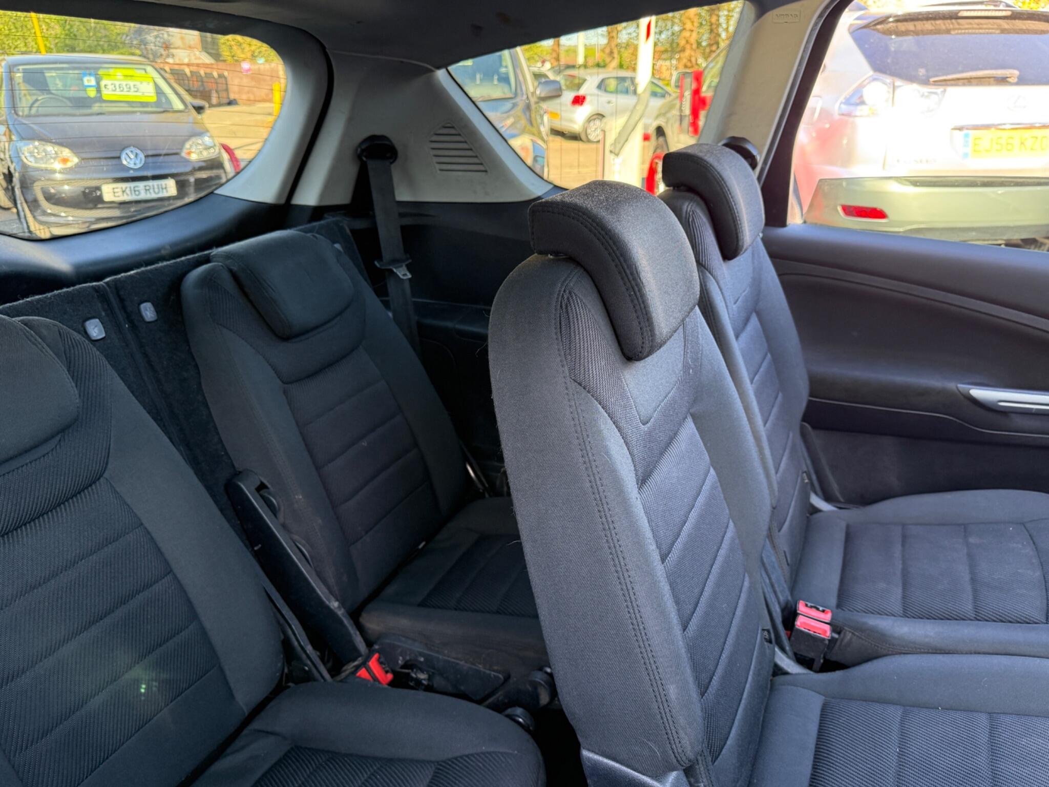 Ford S-Max - Image 18