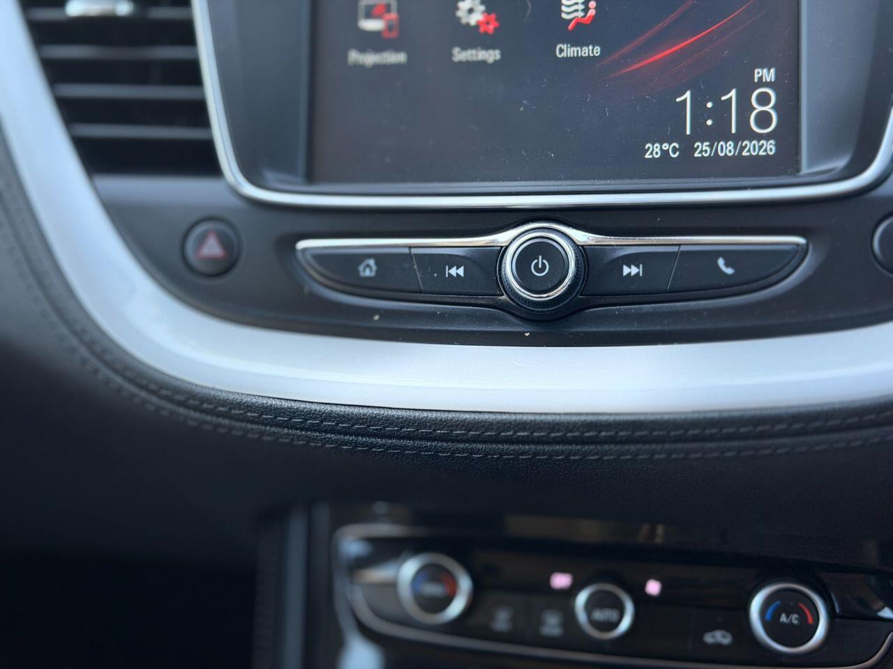 Vauxhall Grandland X view 73