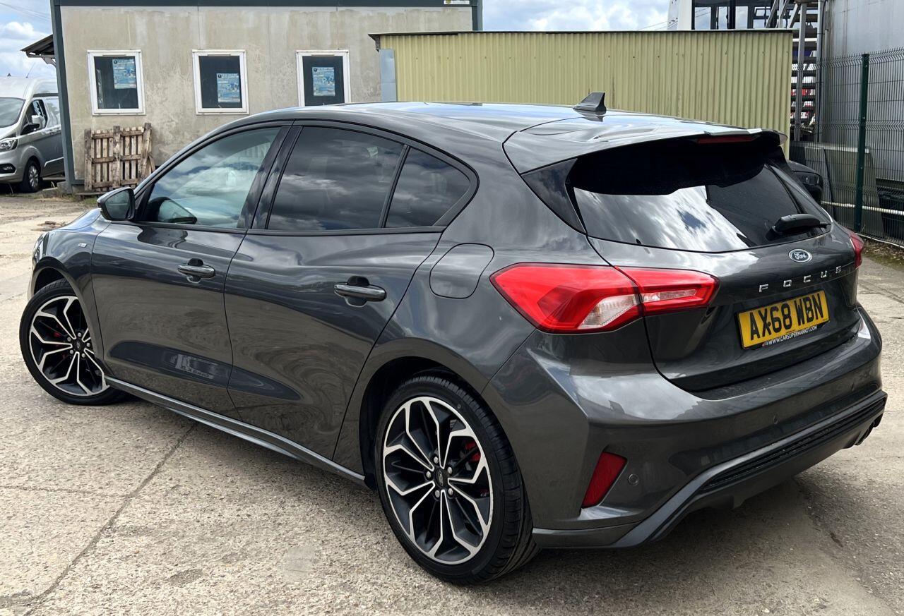 Ford Focus view 4