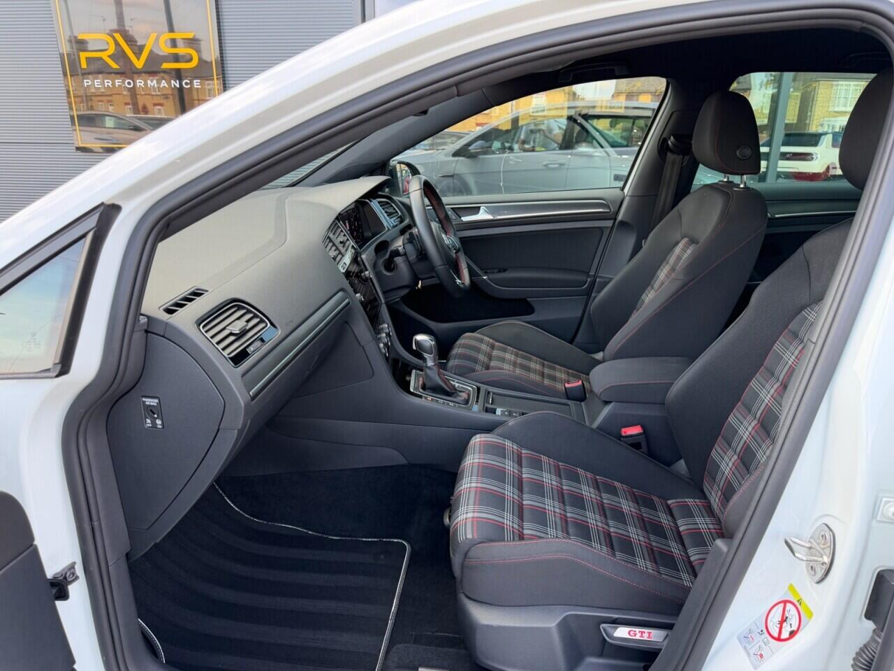 Volkswagen Golf view 12