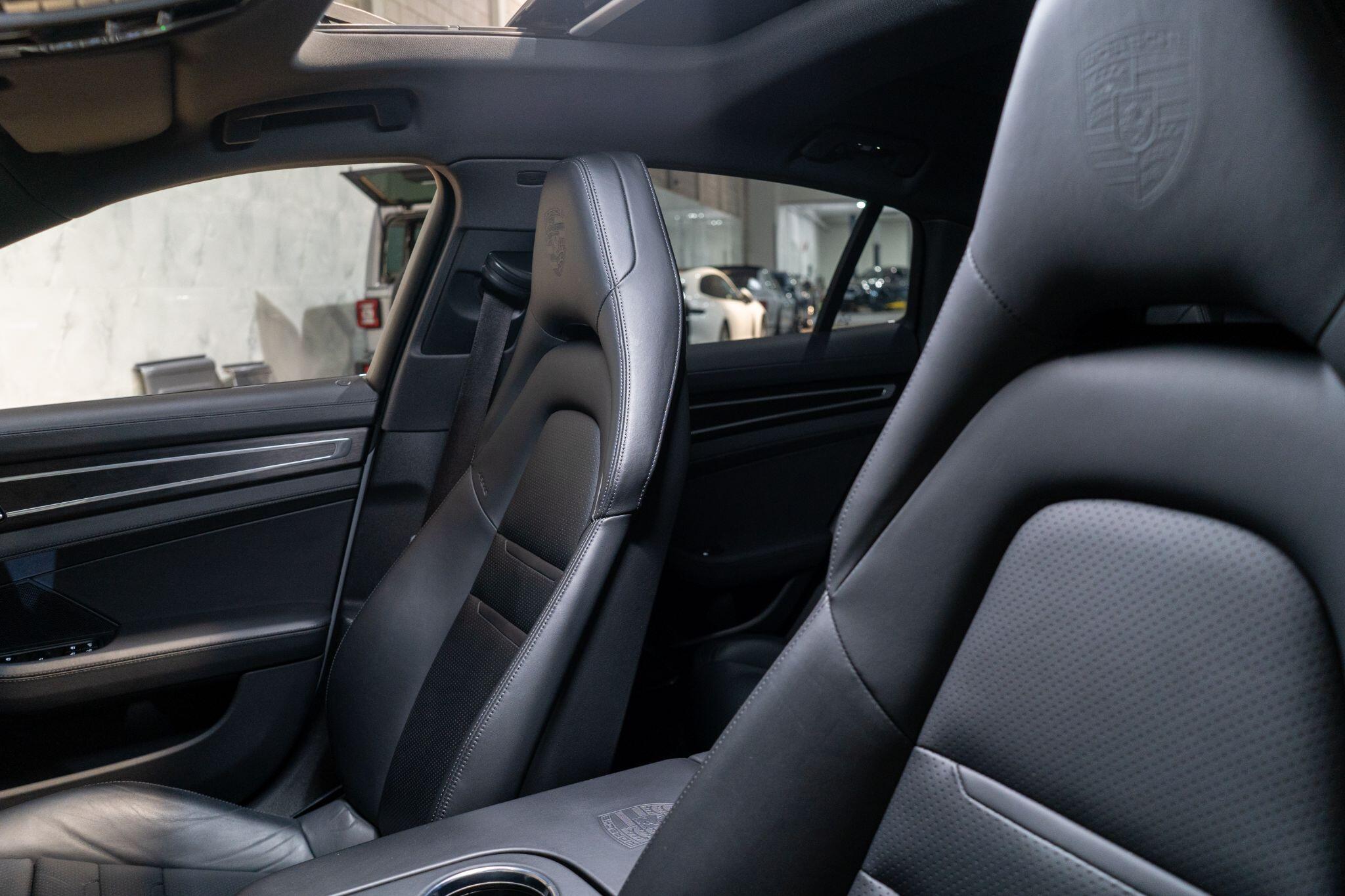 Porsche Panamera view 16