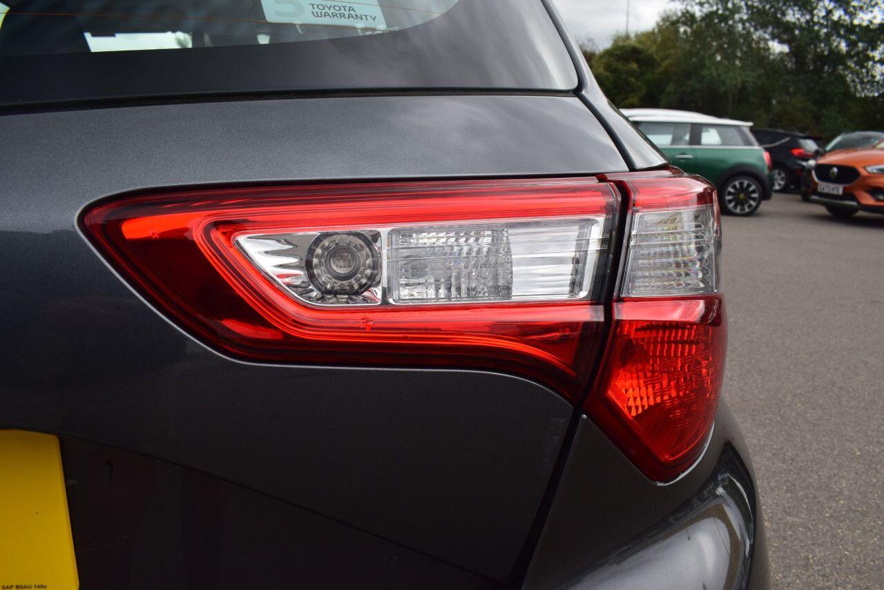 Toyota Yaris view 19