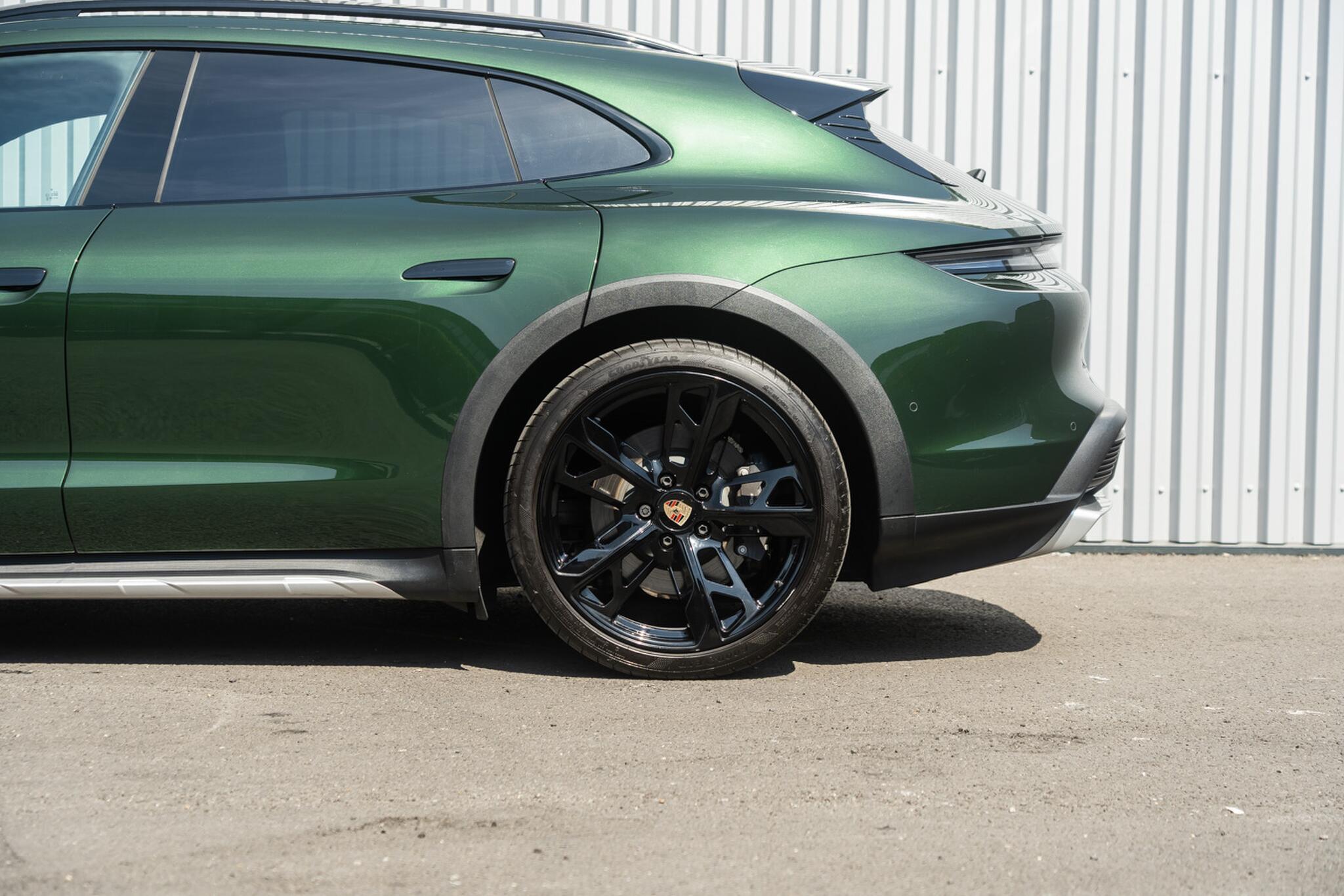 Porsche Taycan view 9