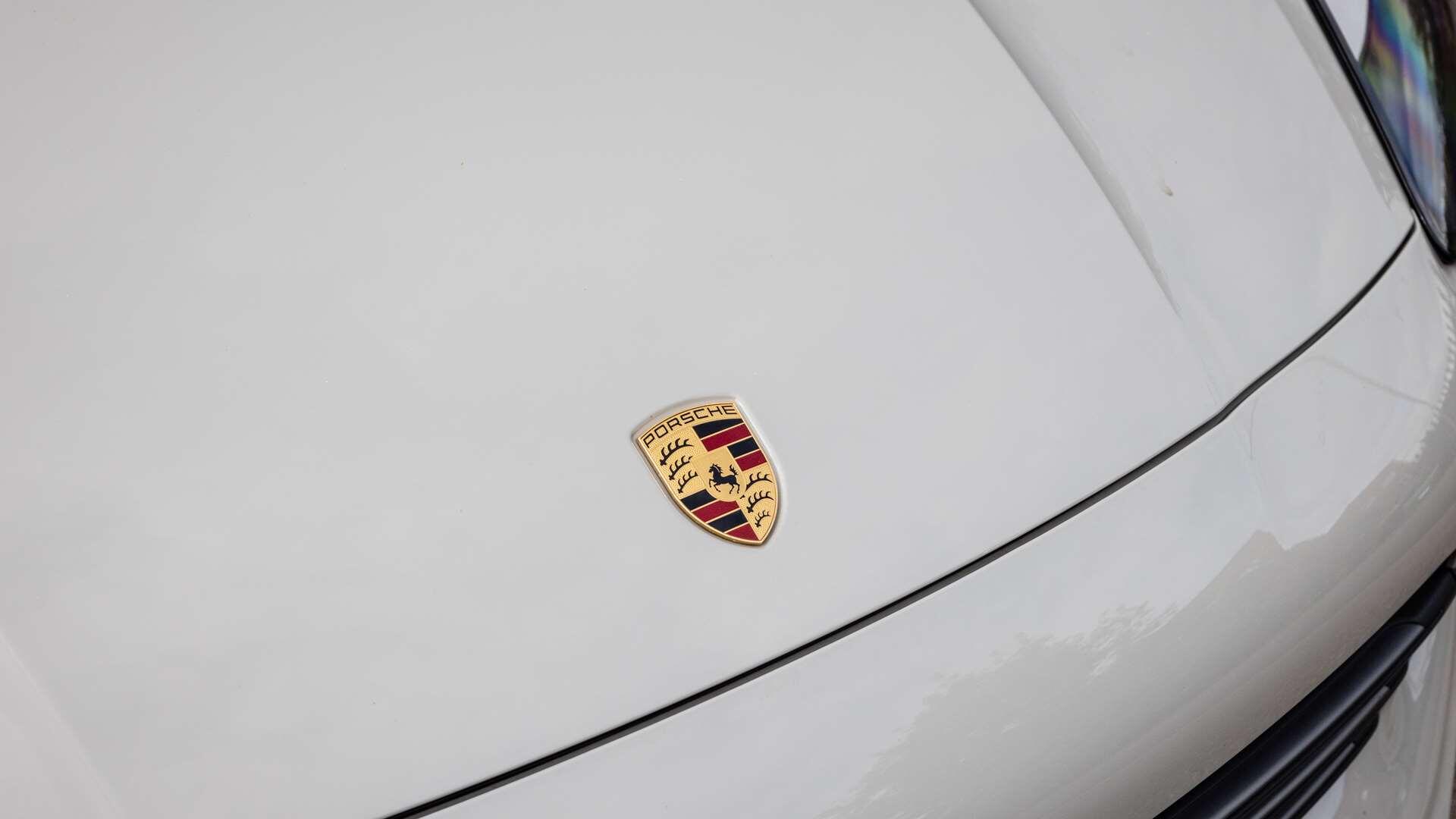 Porsche Cayenne view 40