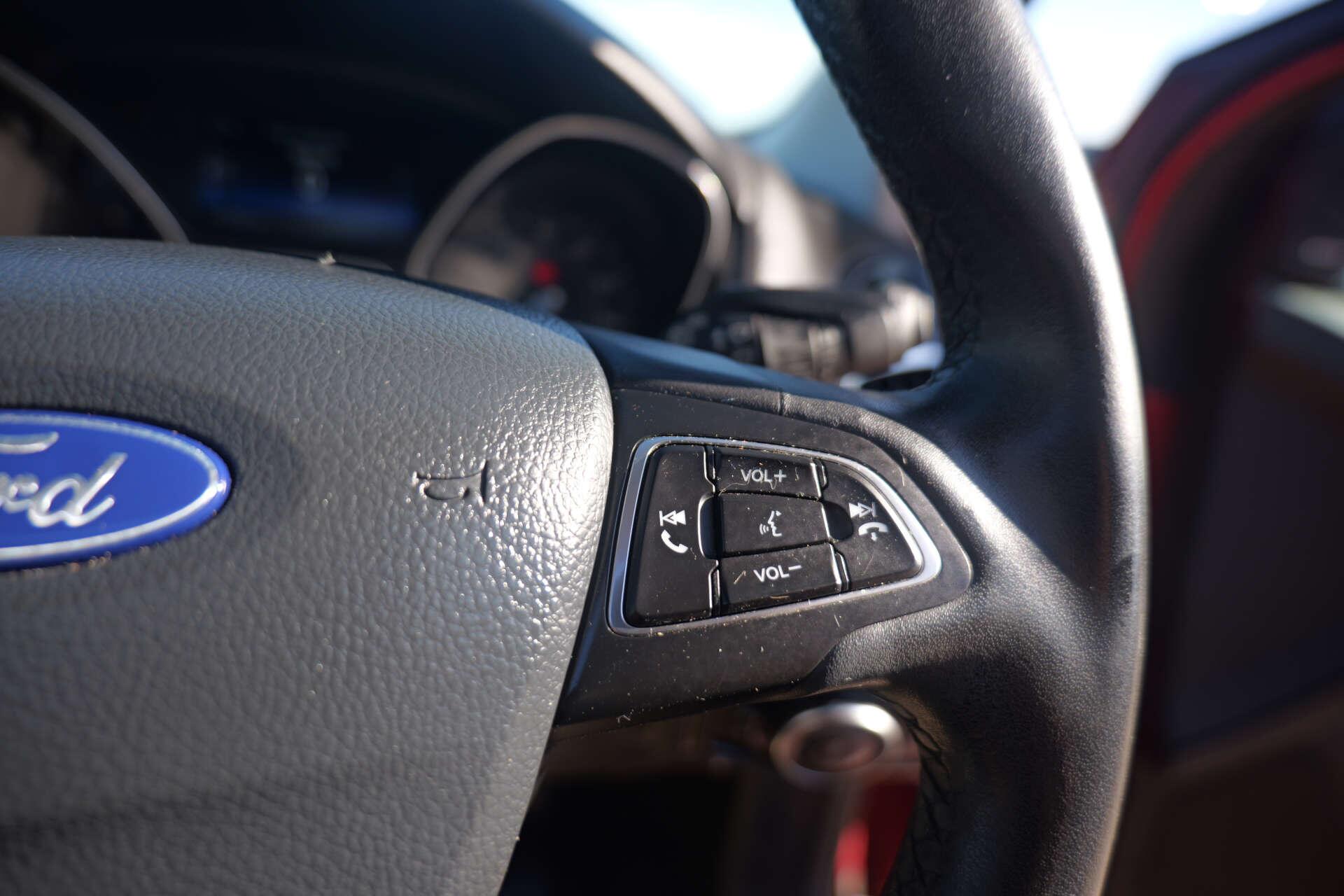 Ford Focus view 24