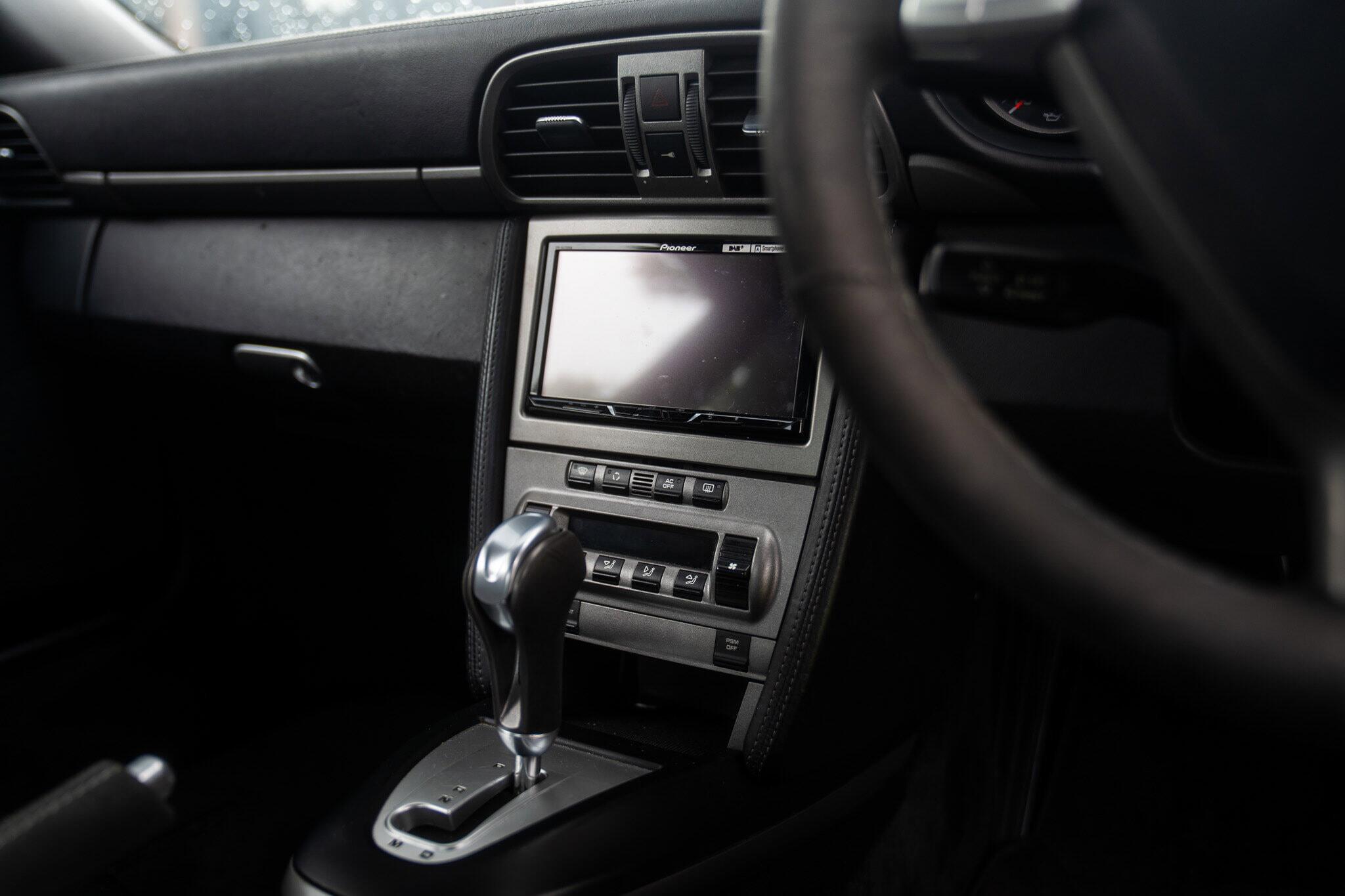 Porsche 911 view 24