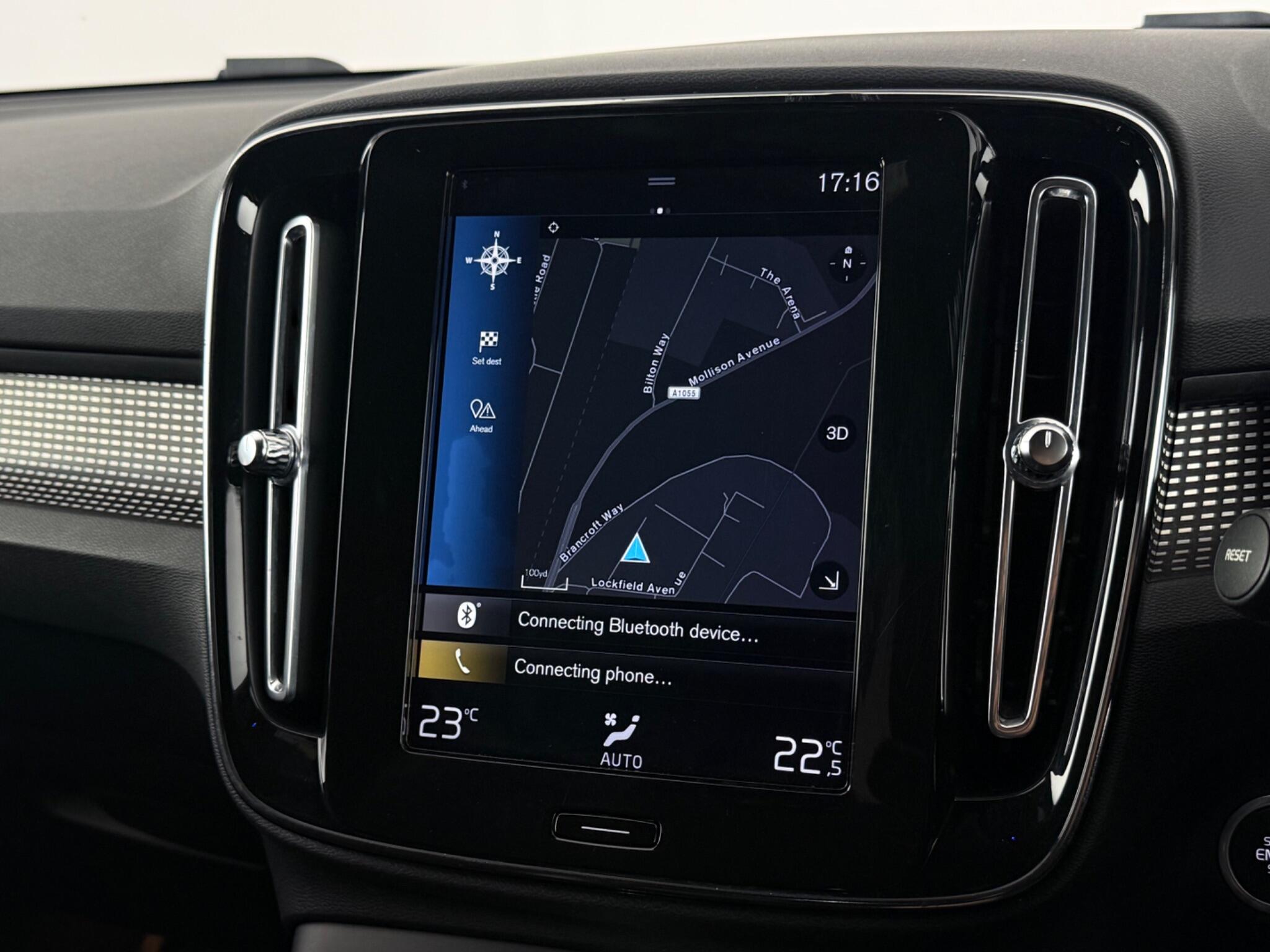Volvo XC40 view 19