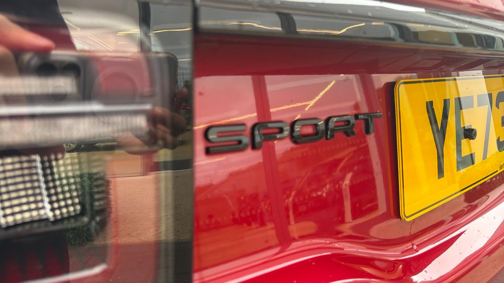 Land Rover Discovery Sport view 43