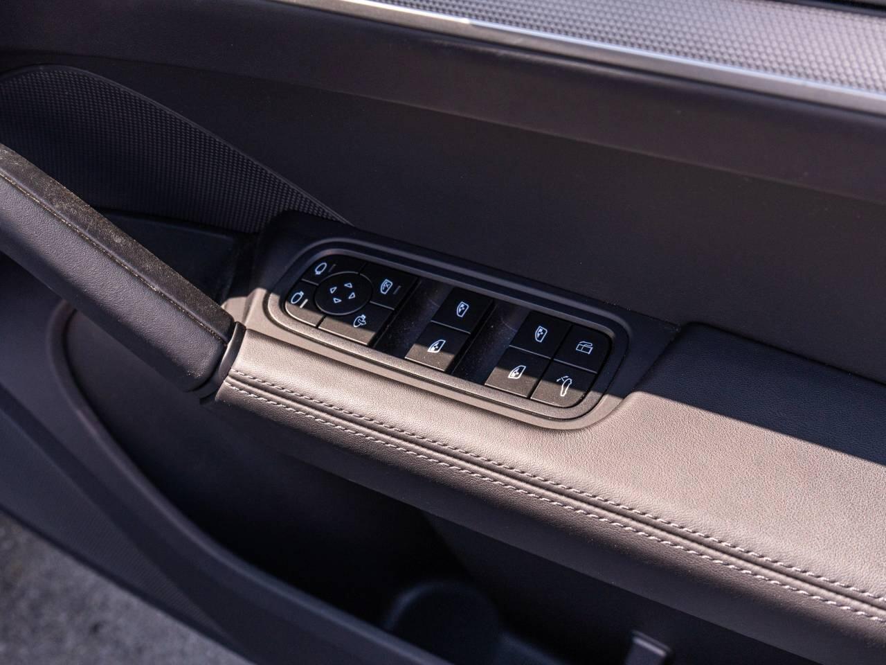 Porsche Cayenne view 24