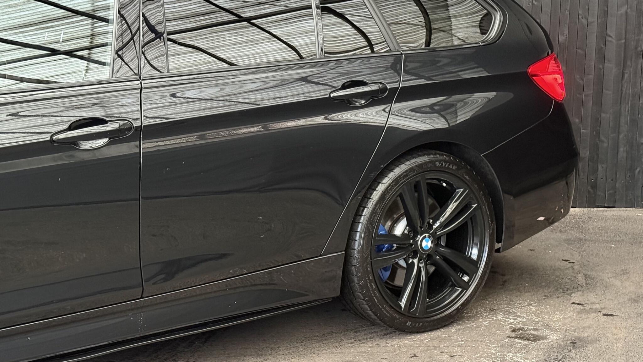 BMW 3 Series view 10