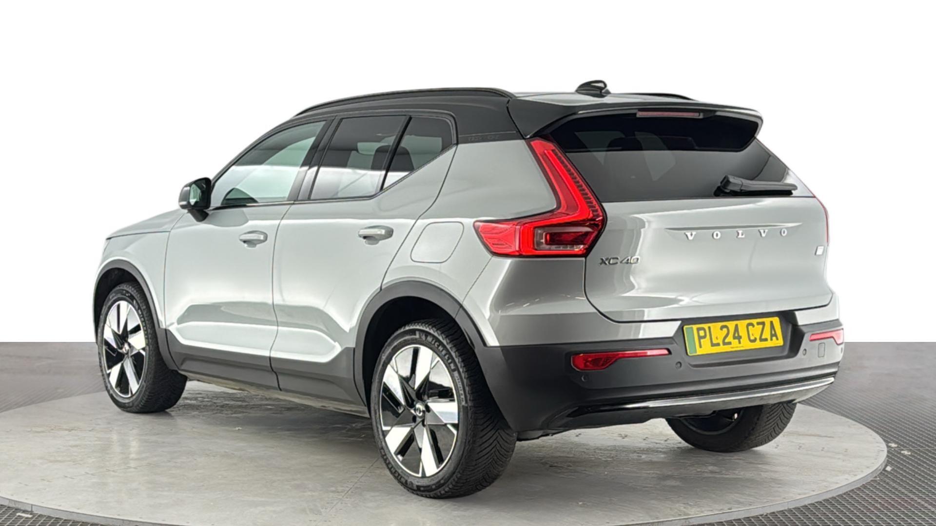 Volvo EX40 view 6