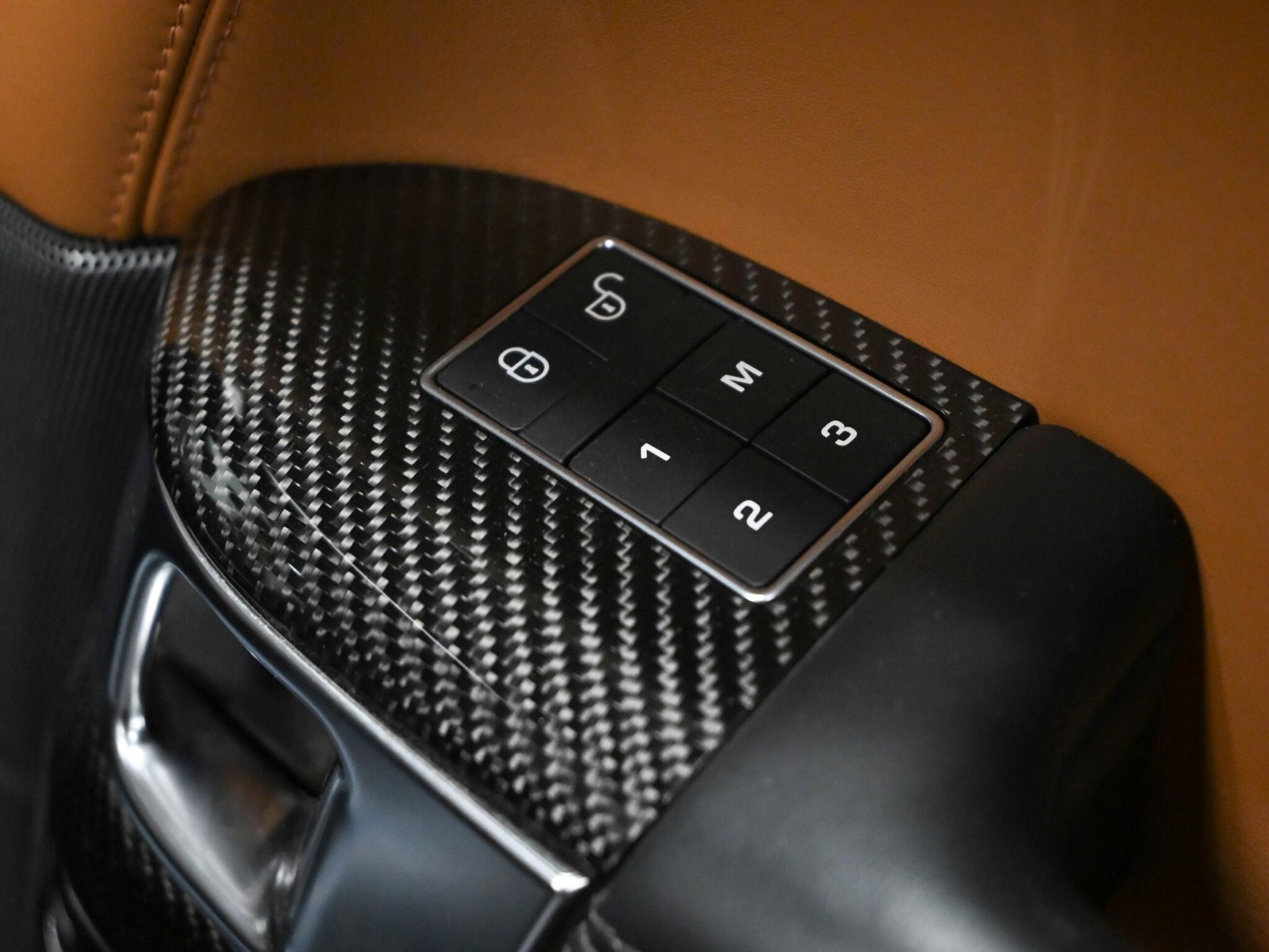 Land Rover Range Rover Sport view 23