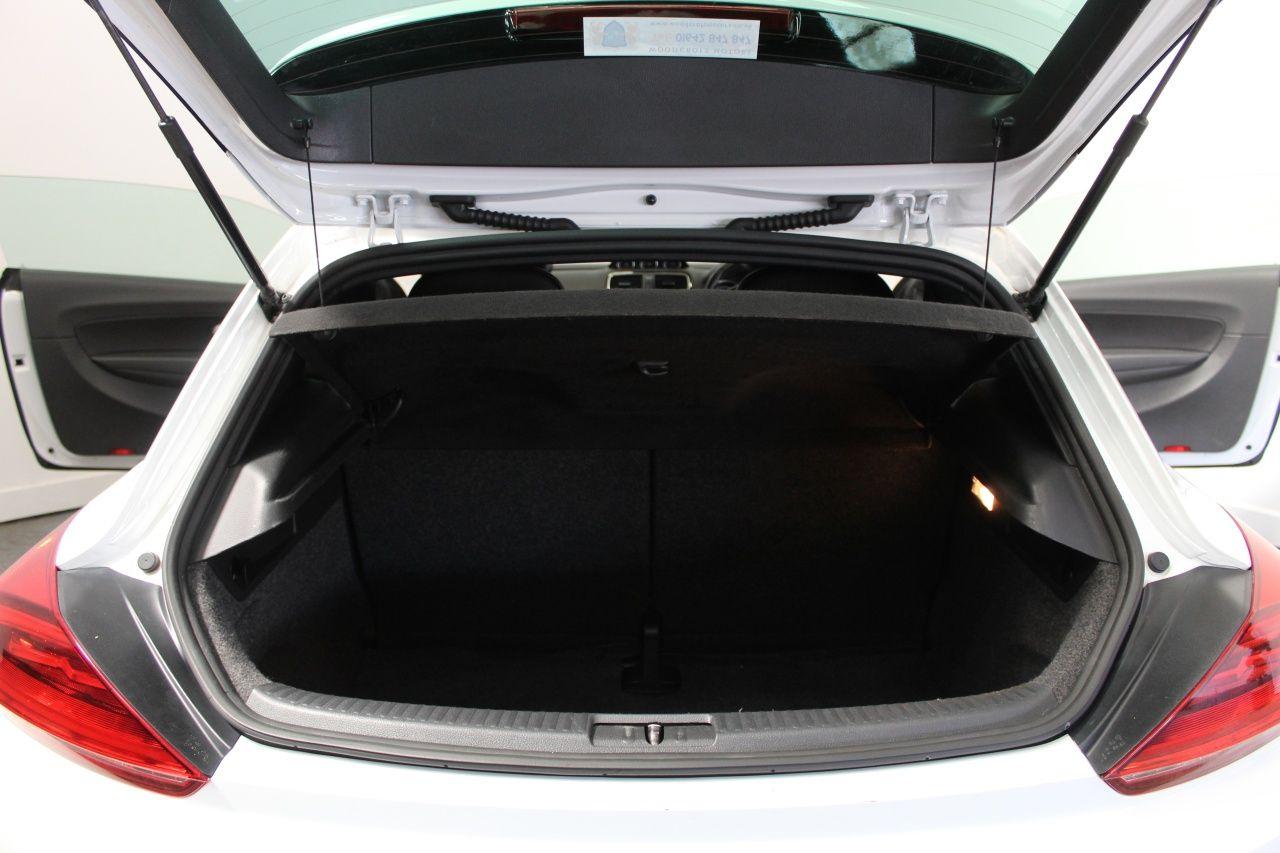 Volkswagen Scirocco view 24