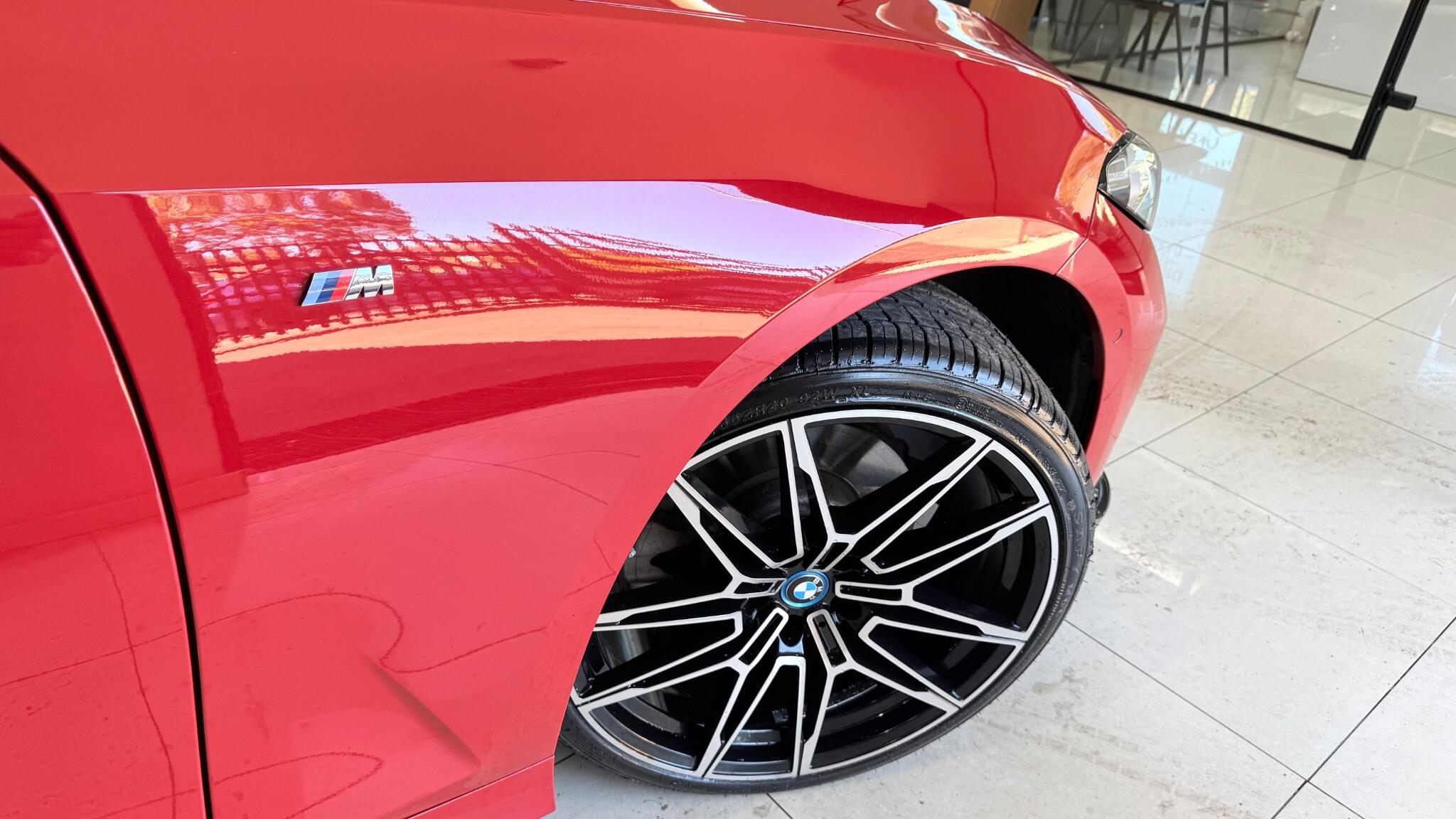 BMW 3 Series view 24