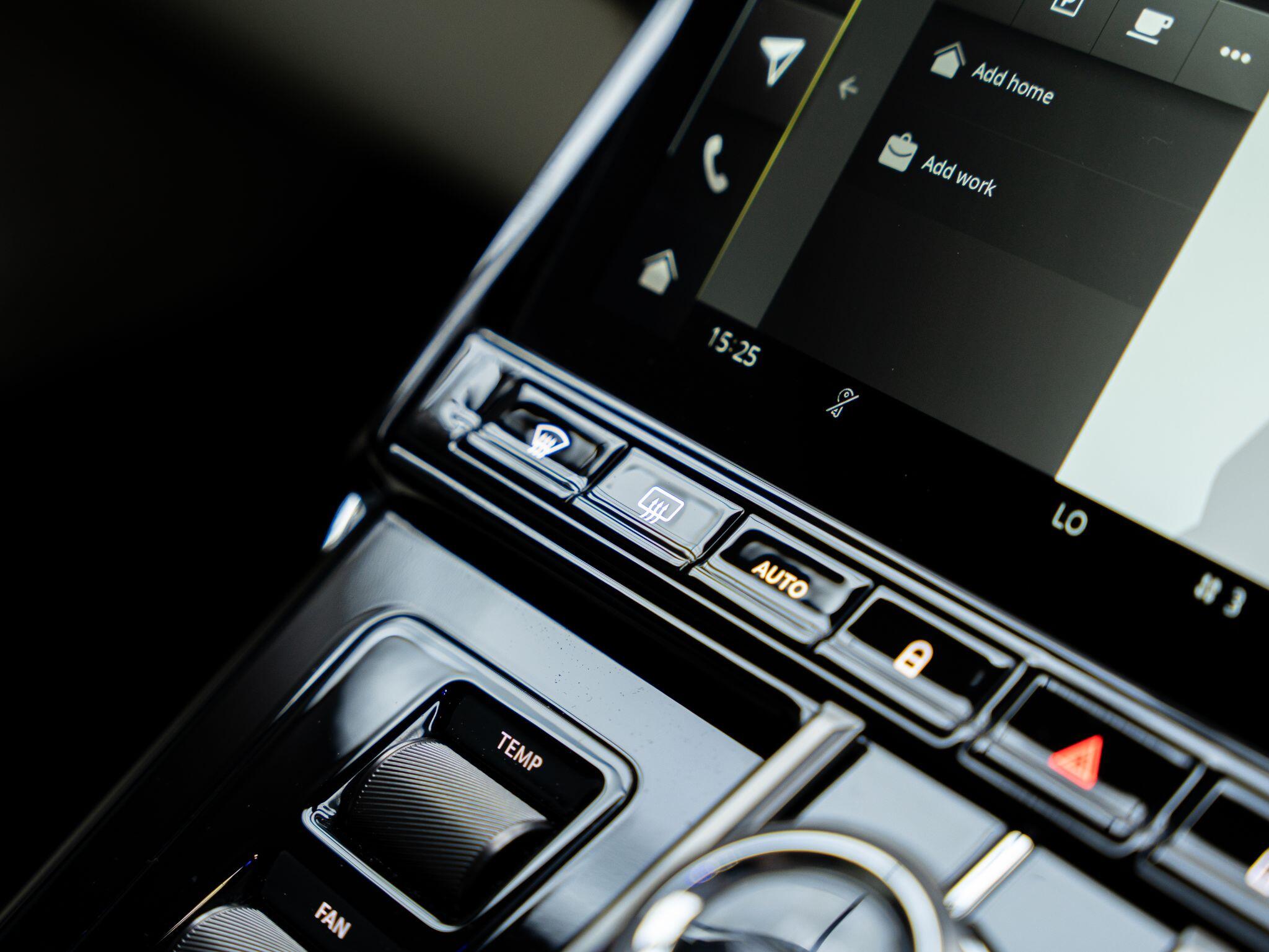 Aston Martin Vantage view 32