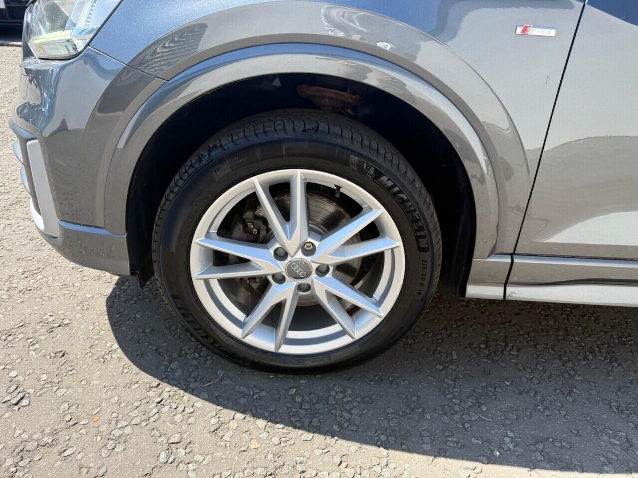 Audi Q2 view 28