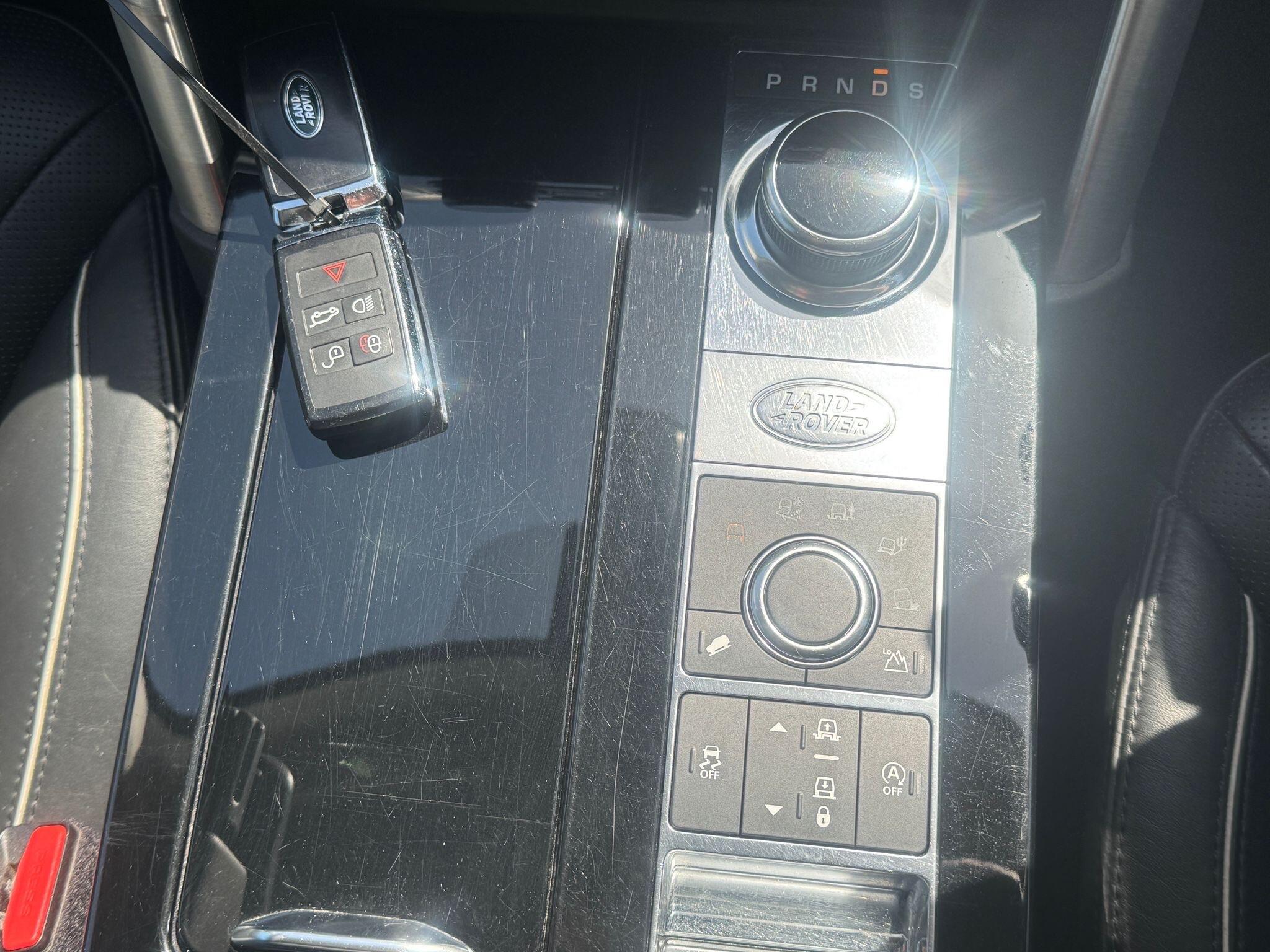 Land Rover Discovery view 14