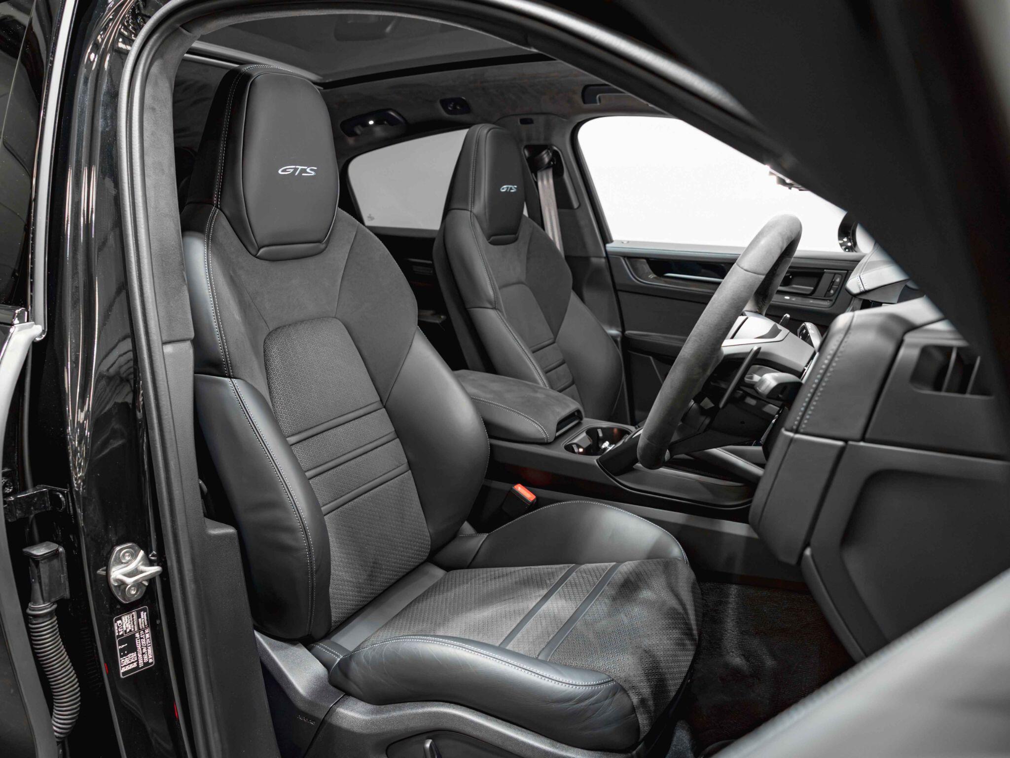 Porsche Cayenne view 2