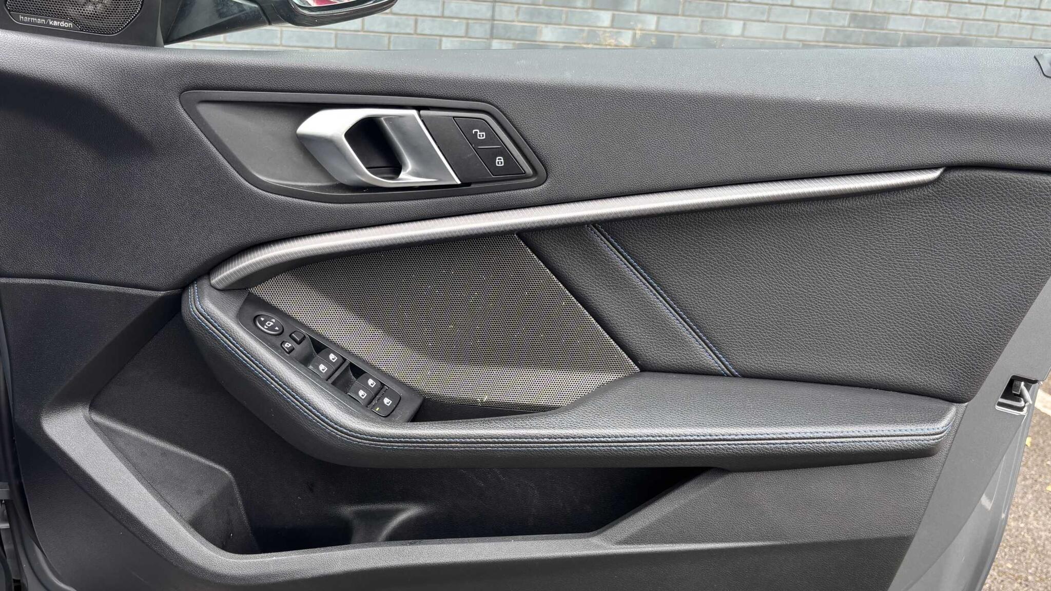 BMW 1 Series view 26