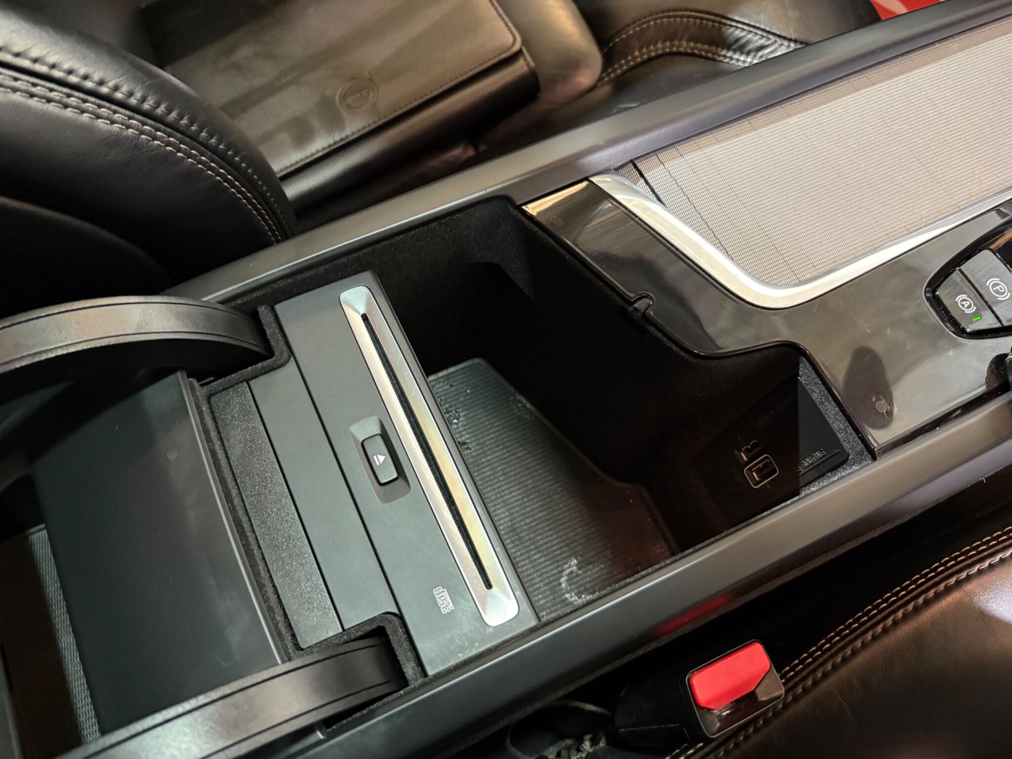 Volvo XC90 view 24