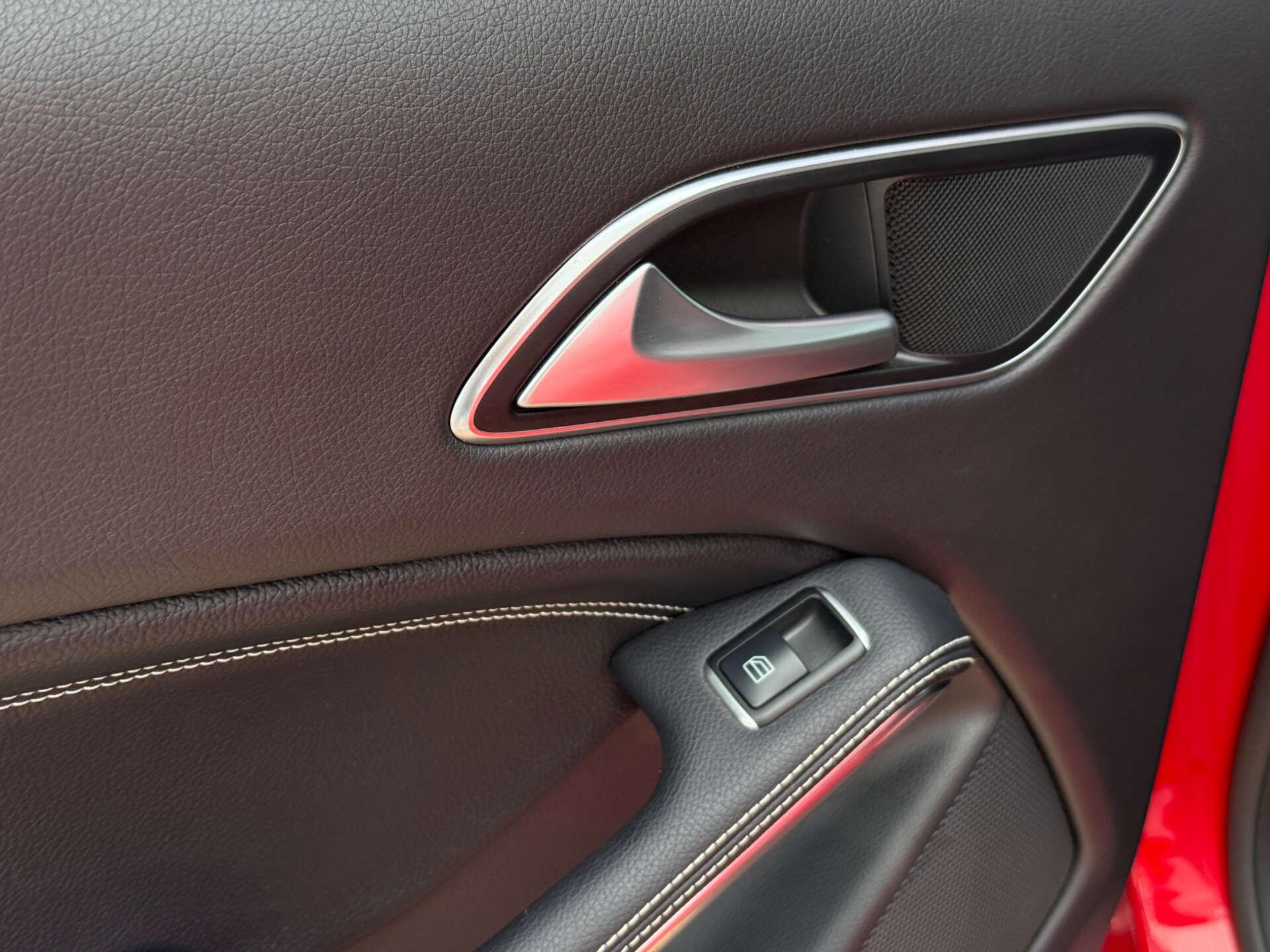 Mercedes-Benz GLA view 33
