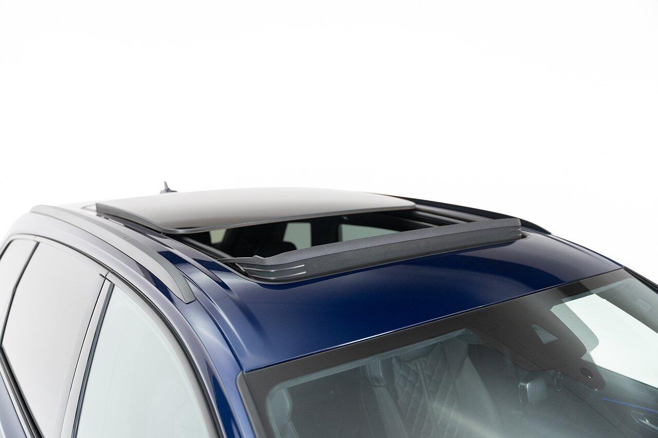 Audi Q7 view 13