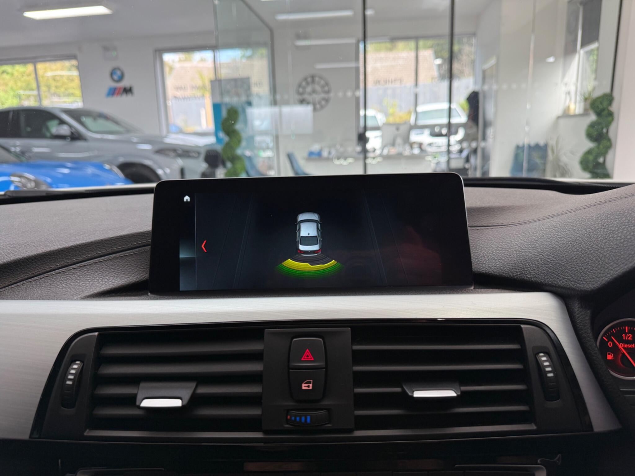 BMW 3 Series view 10