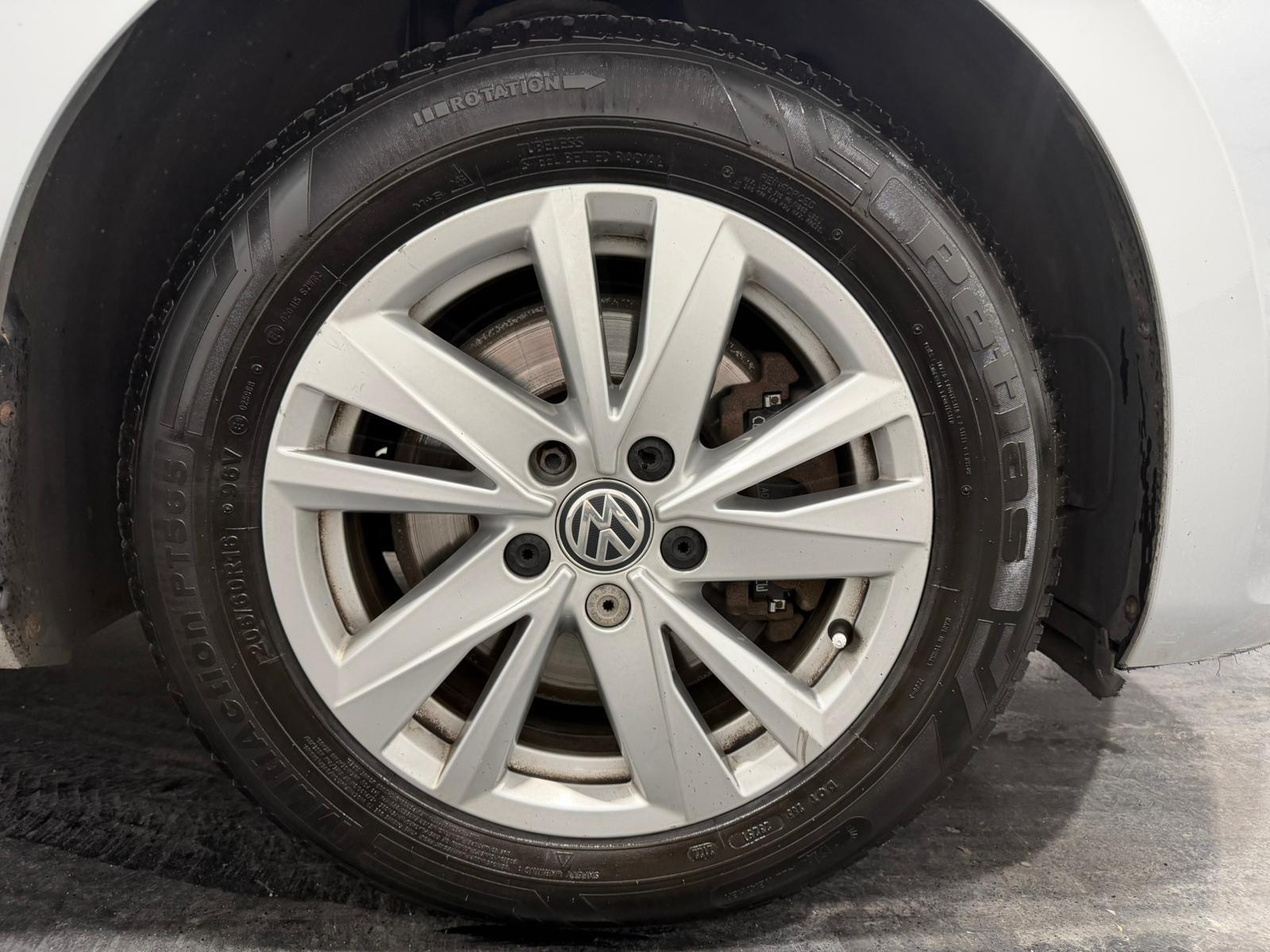 Volkswagen Touran view 27