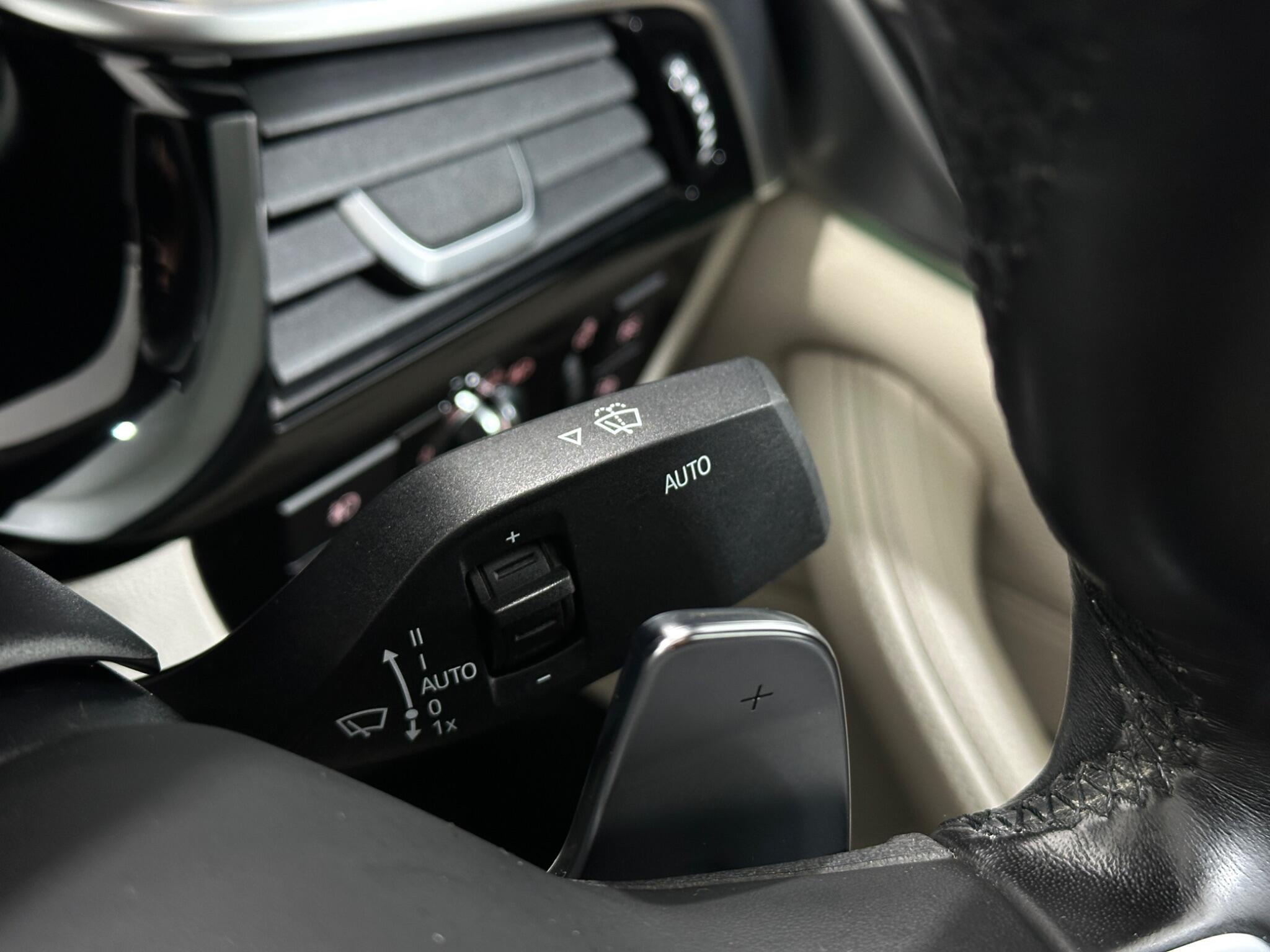 BMW 5 Series view 17