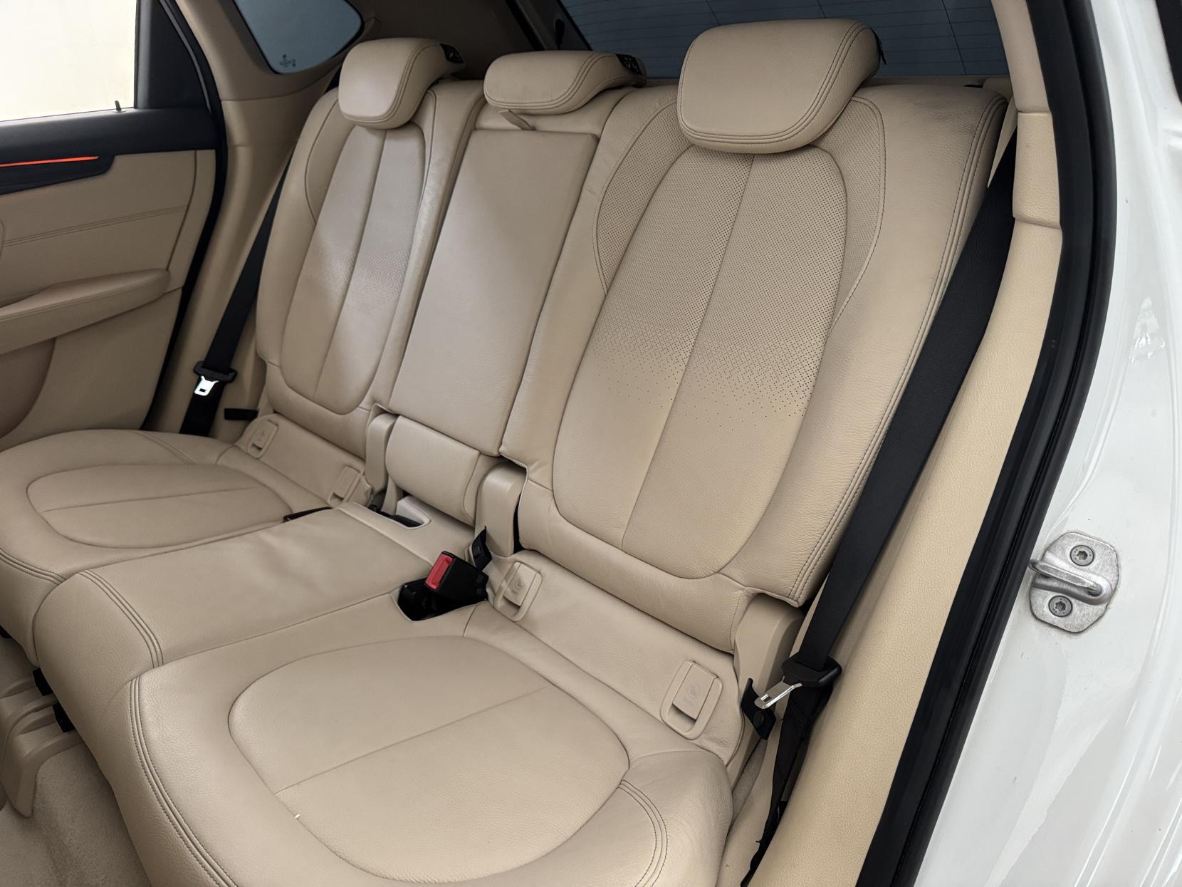 BMW 2 Series Active Tourer view 65