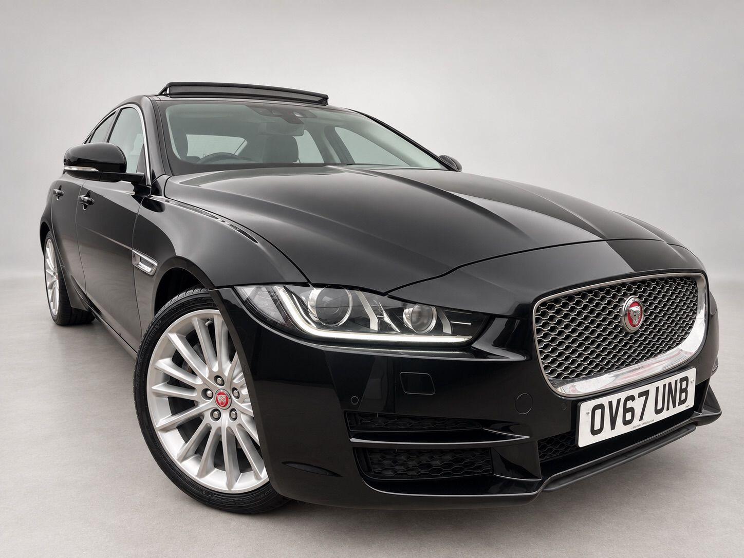 Jaguar Xe view 3