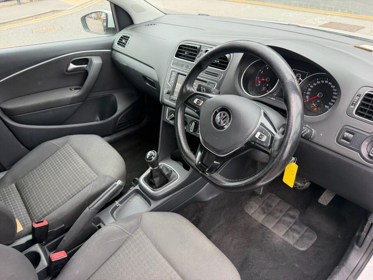 Volkswagen Polo view 5