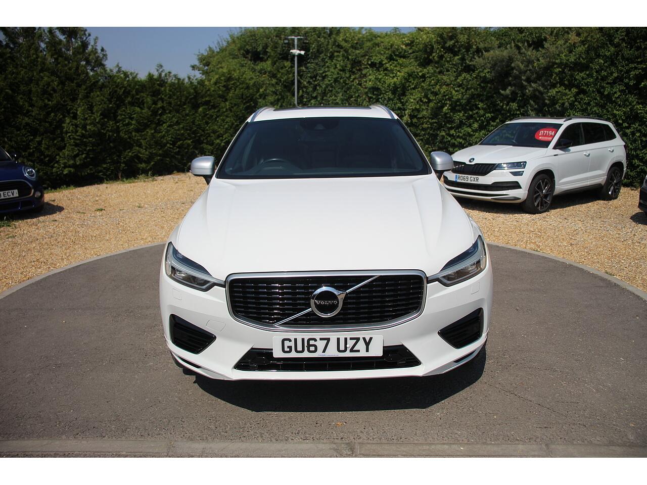 Volvo XC60 view 3