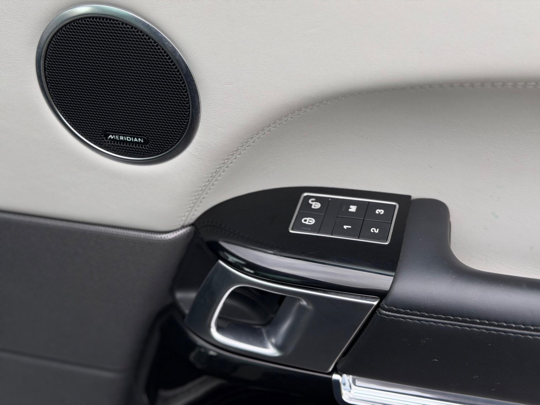 Land Rover Range Rover Sport view 28
