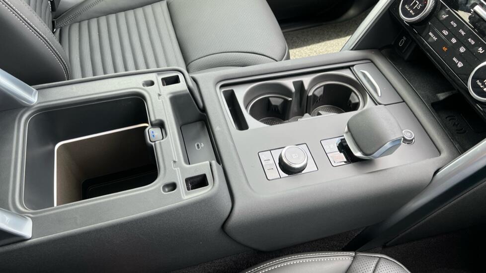 Land Rover Discovery view 31