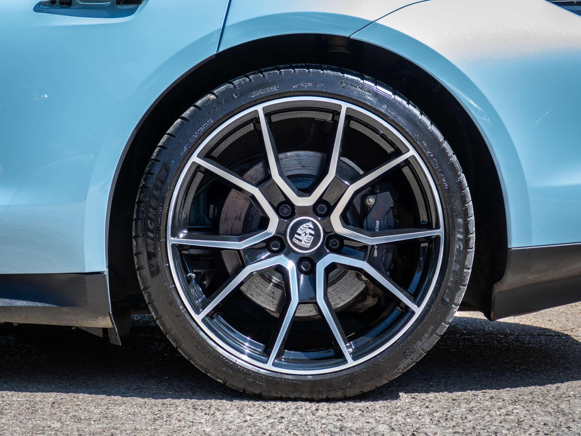 Porsche Taycan view 21