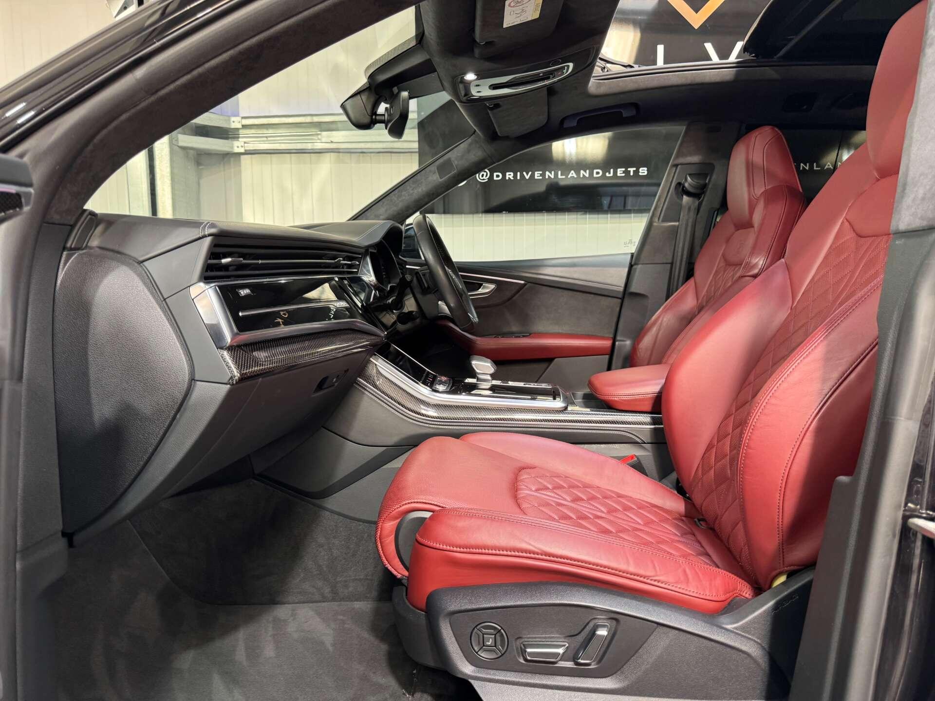 Audi SQ8 view 27