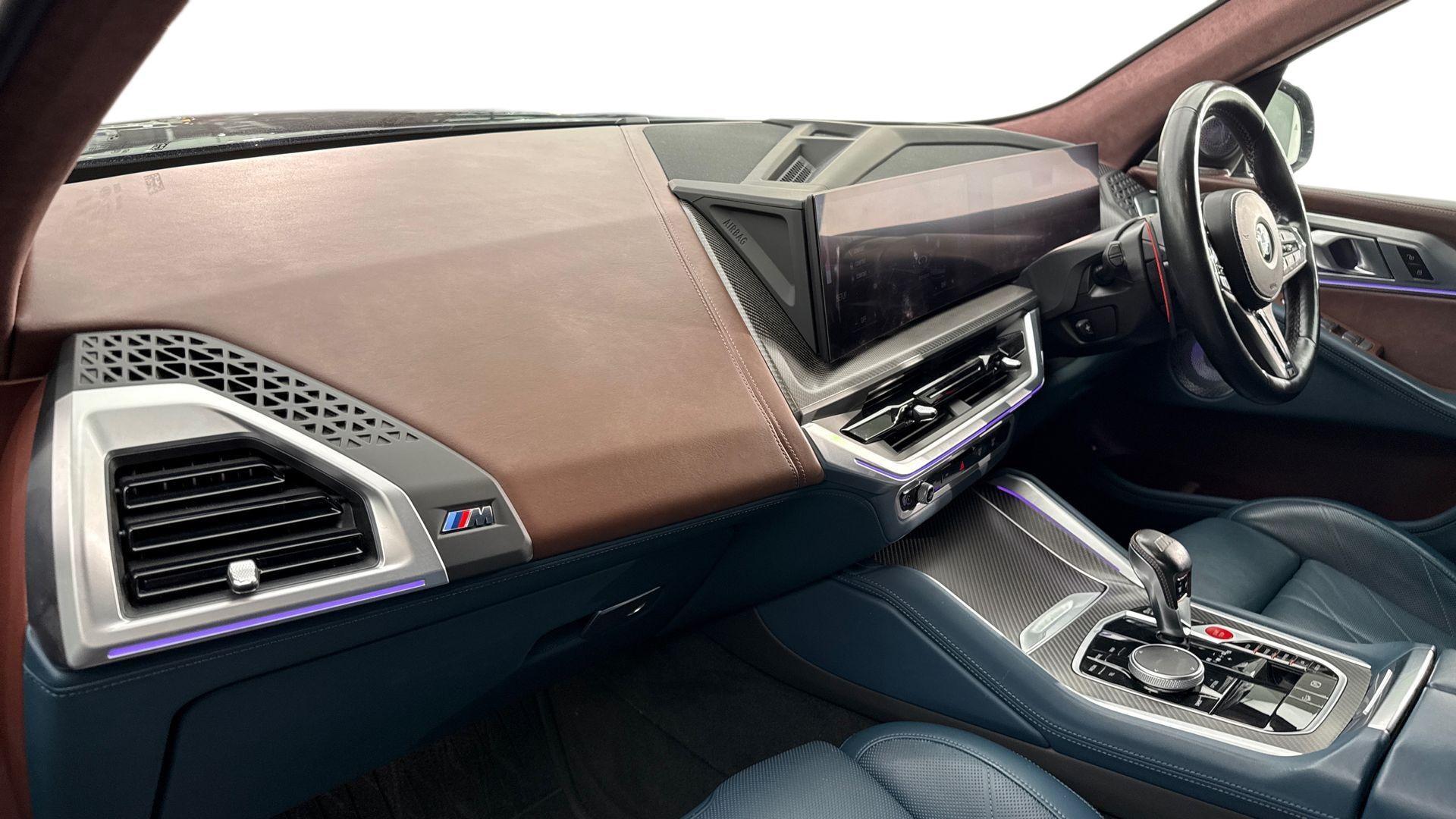 BMW XM view 7