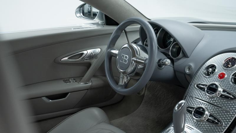 Bugatti Veyron view 31