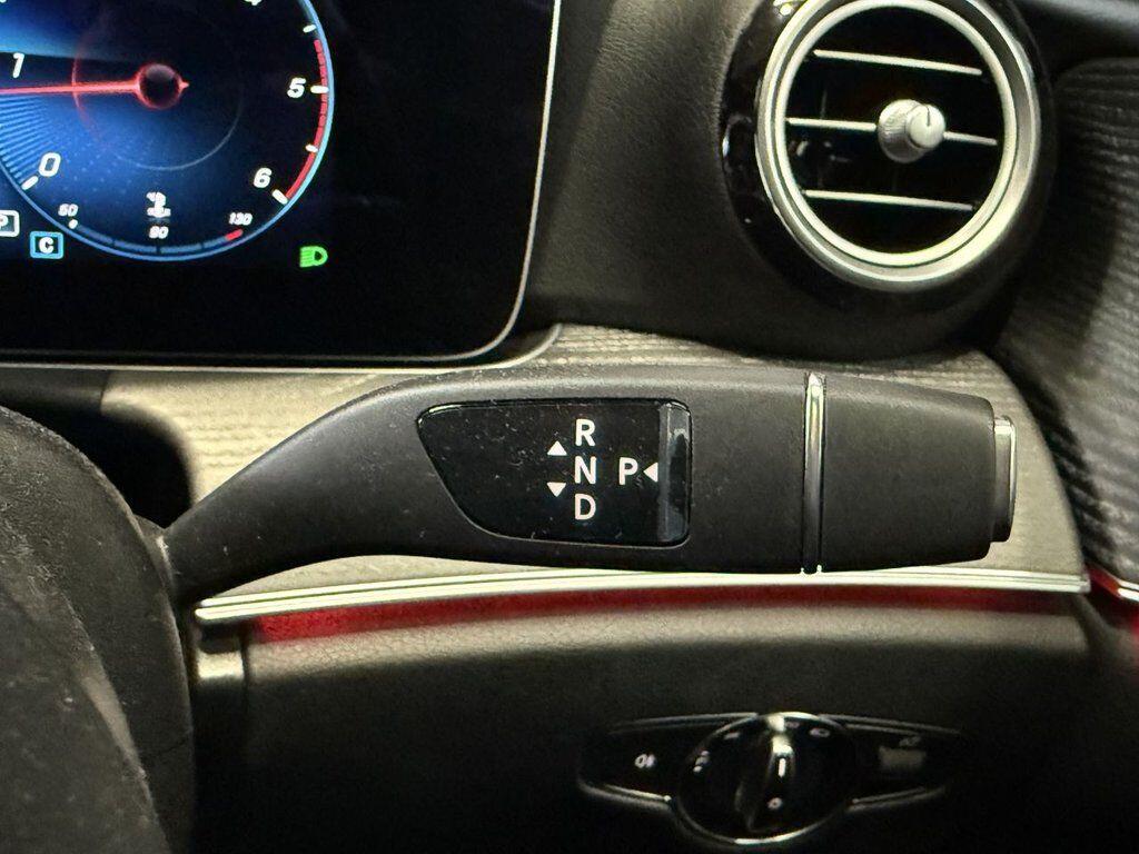 Mercedes-Benz E Class view 41