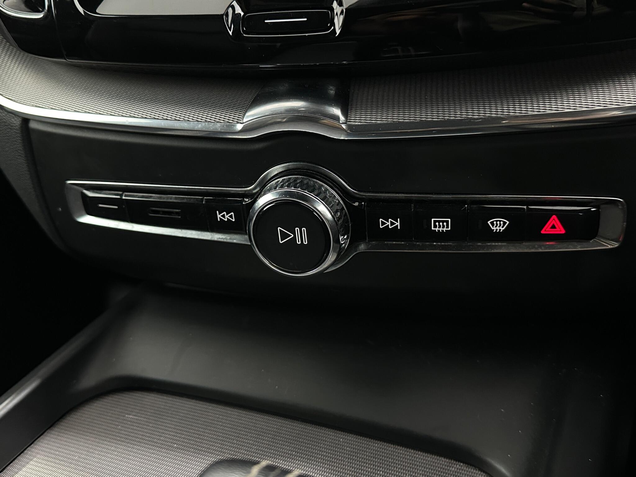 Volvo XC60 view 22