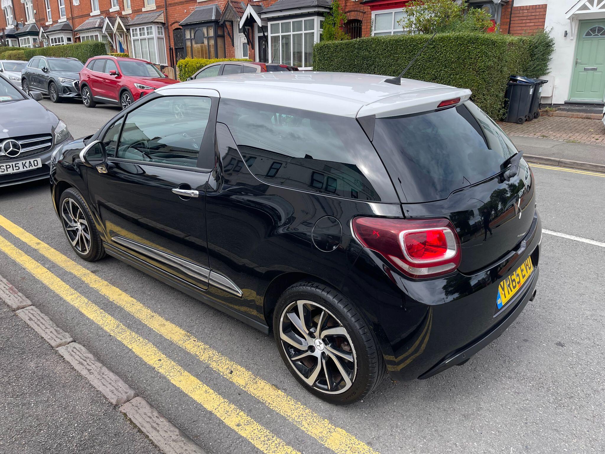 DS Automobiles DS 3 view 13