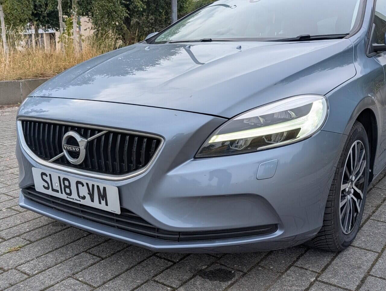 Volvo V40 view 5