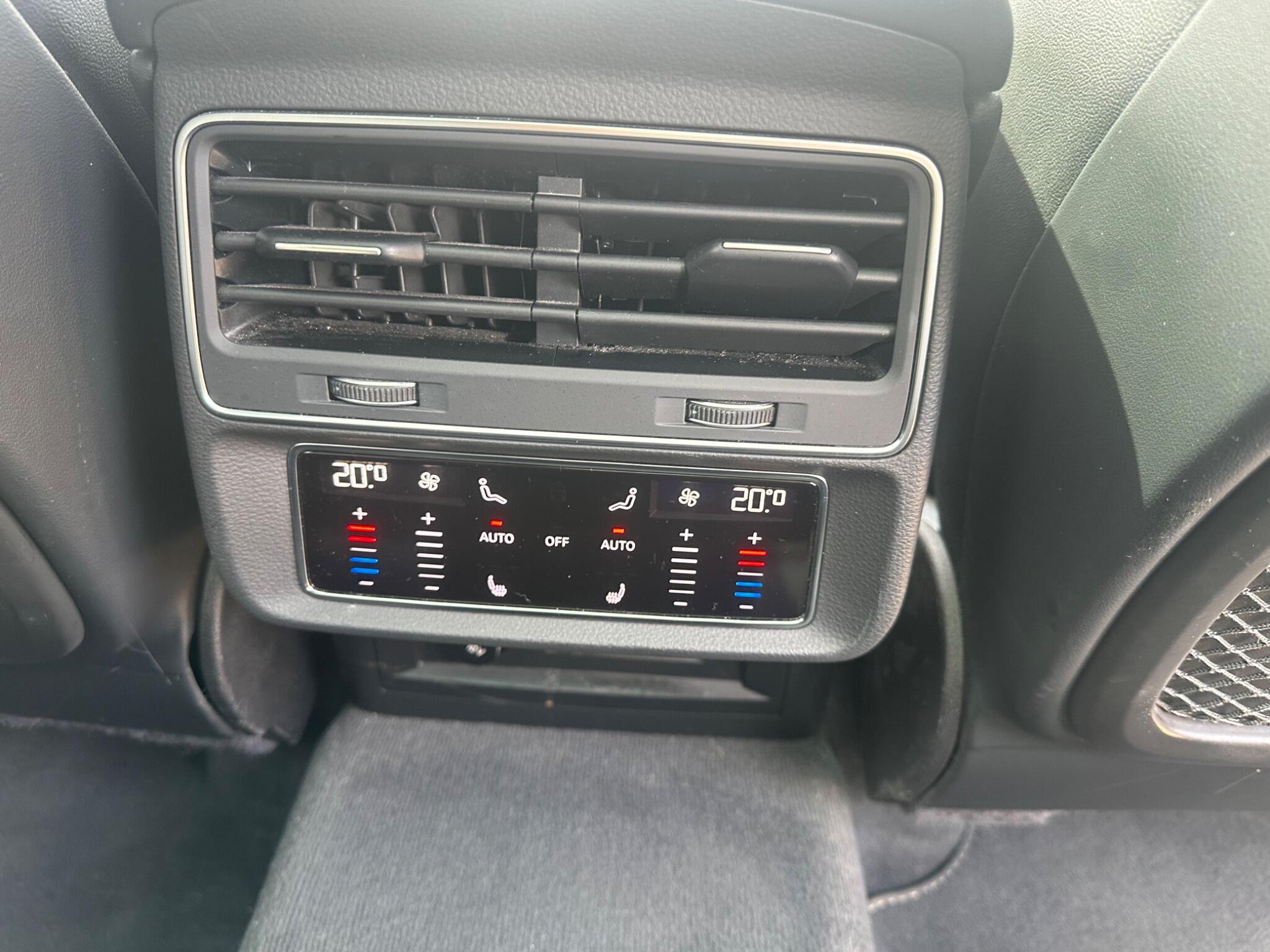 Audi Q7 view 27