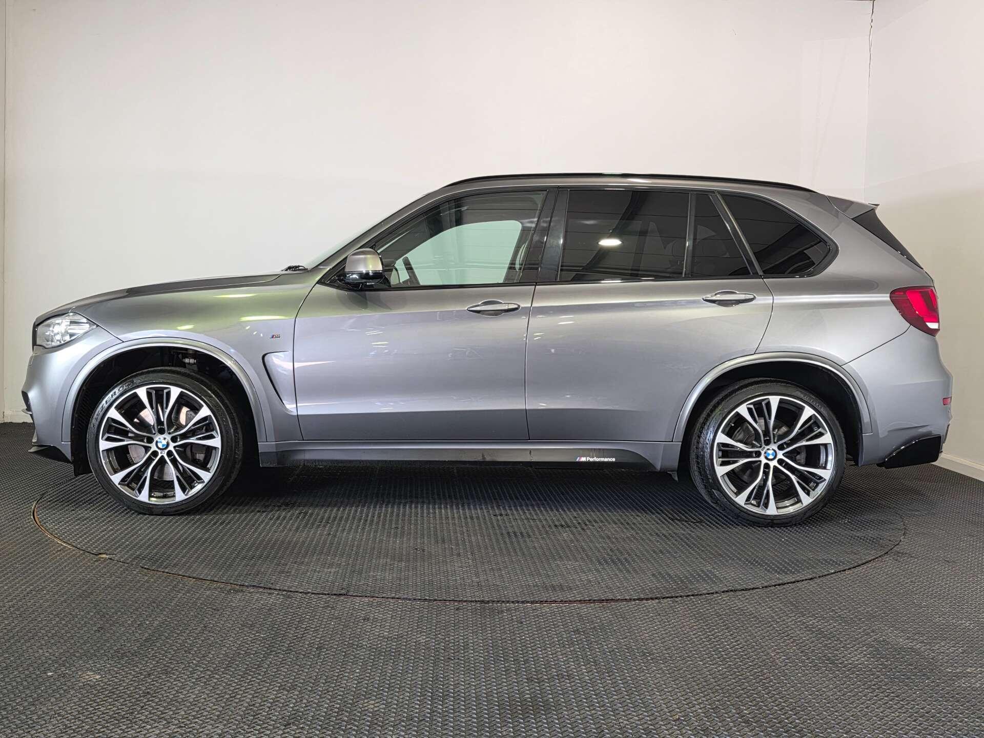 BMW X5 view 4