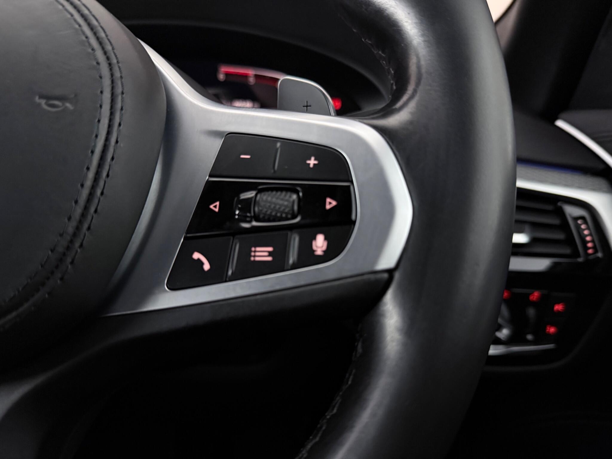 BMW 5 Series view 16