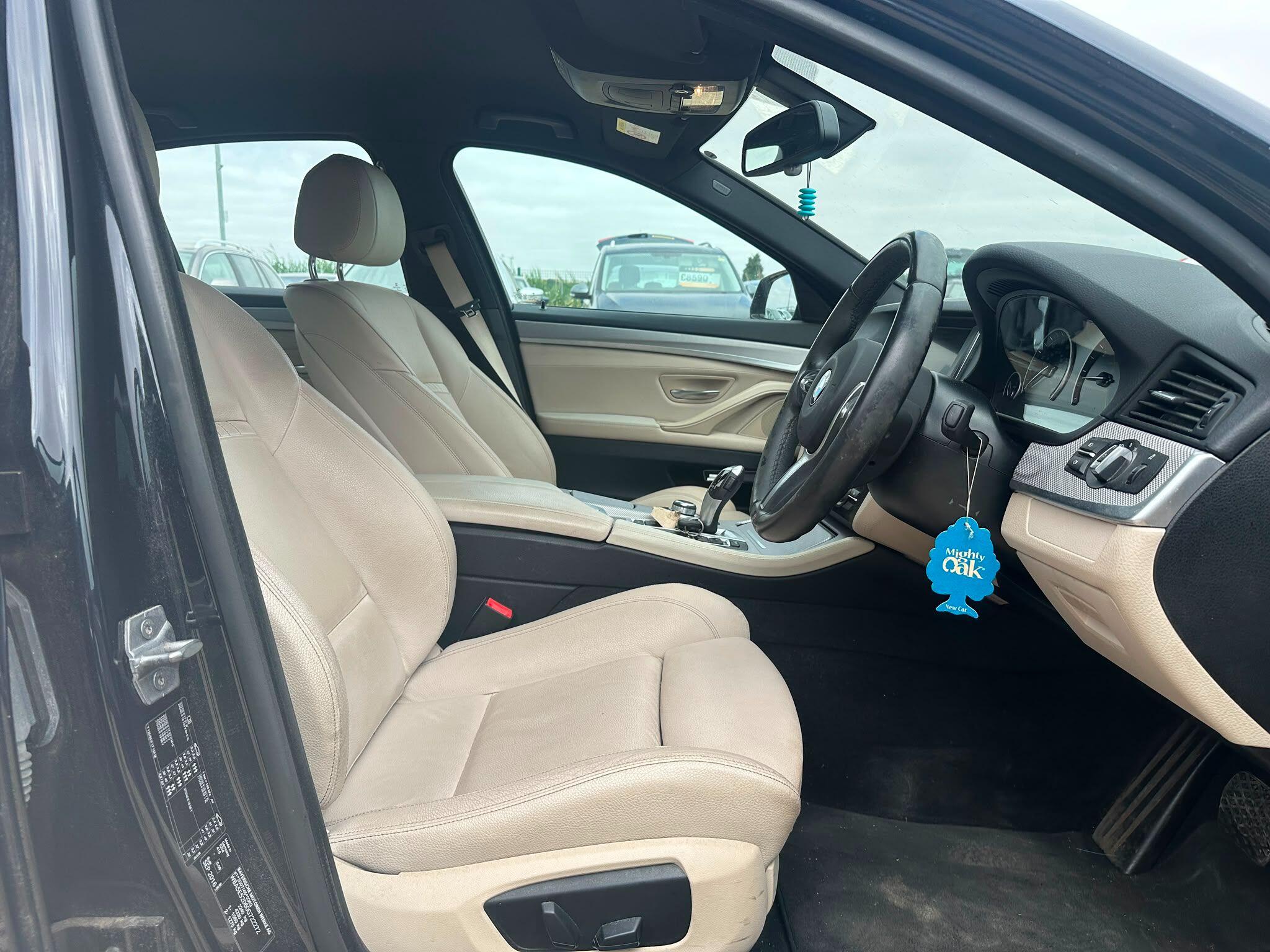 BMW 5 Series view 7